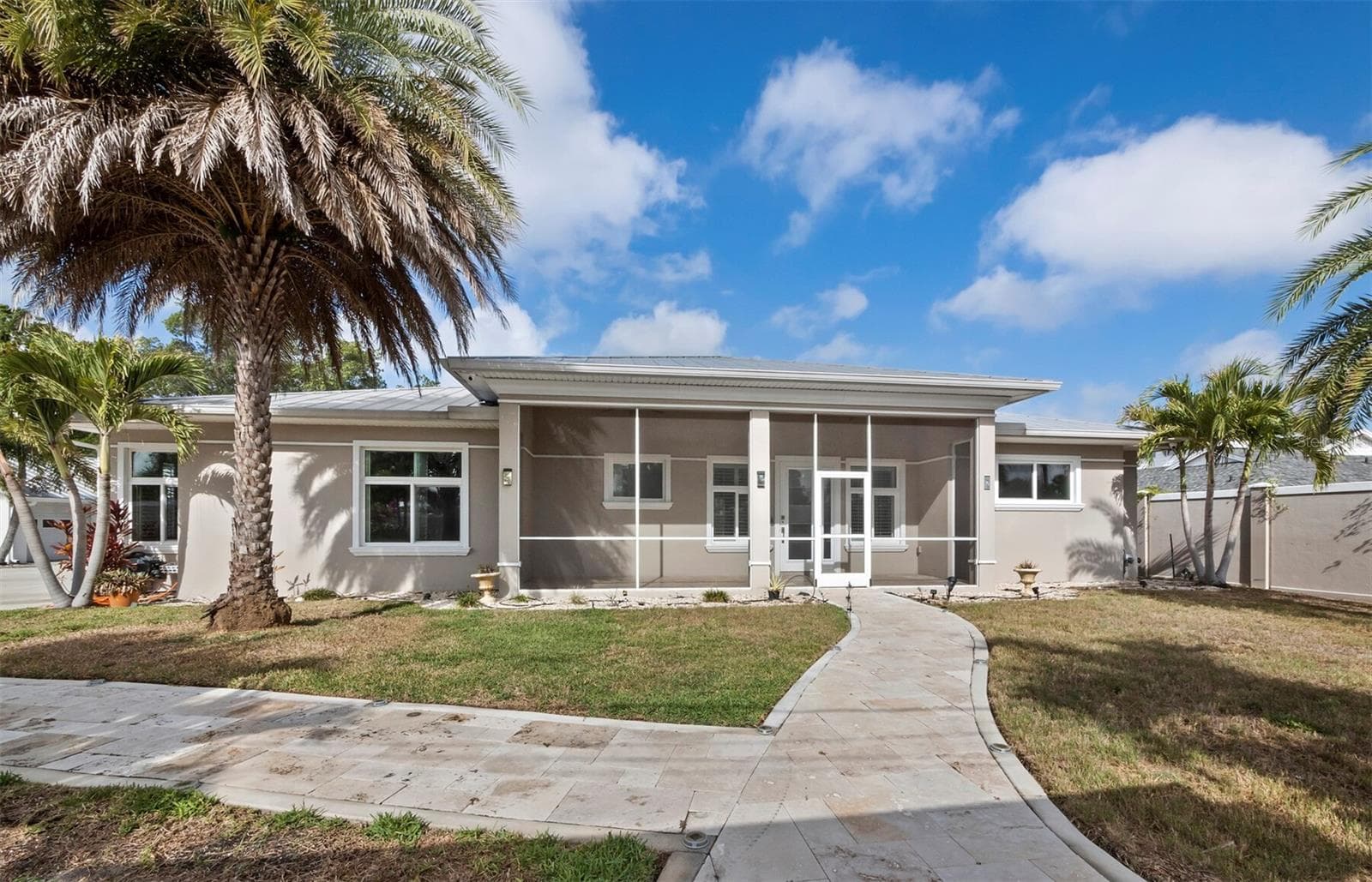 Single Family Residence at 5618 BRITANNIA DR, SARASOTA, photo 2 of 67