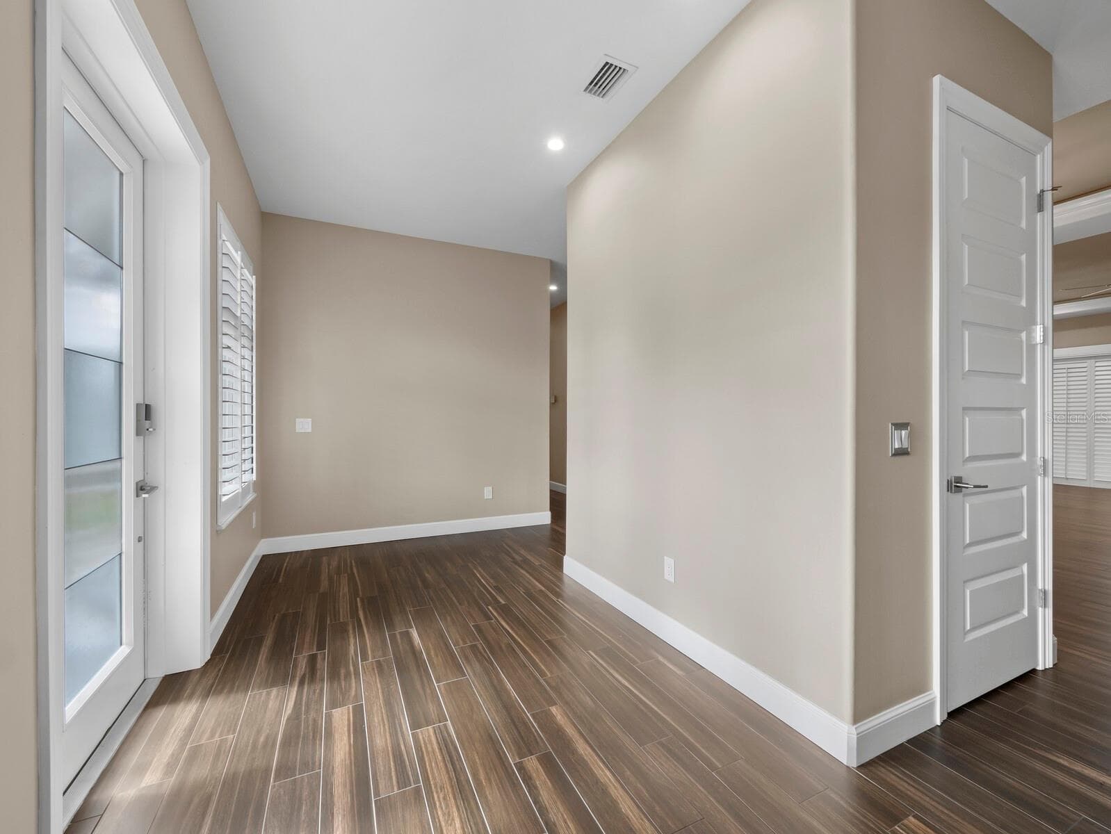 Single Family Residence at 5618 BRITANNIA DR, SARASOTA, photo 12 of 67