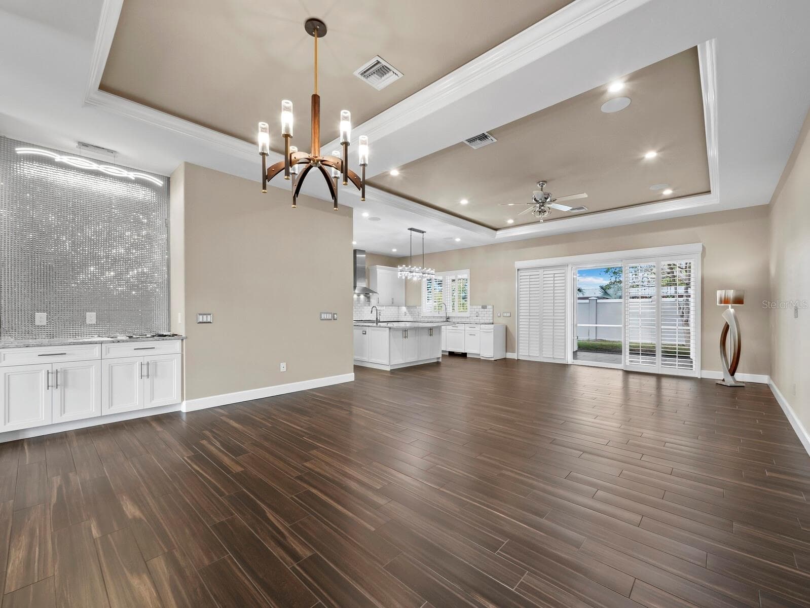 Single Family Residence at 5618 BRITANNIA DR, SARASOTA, photo 15 of 67
