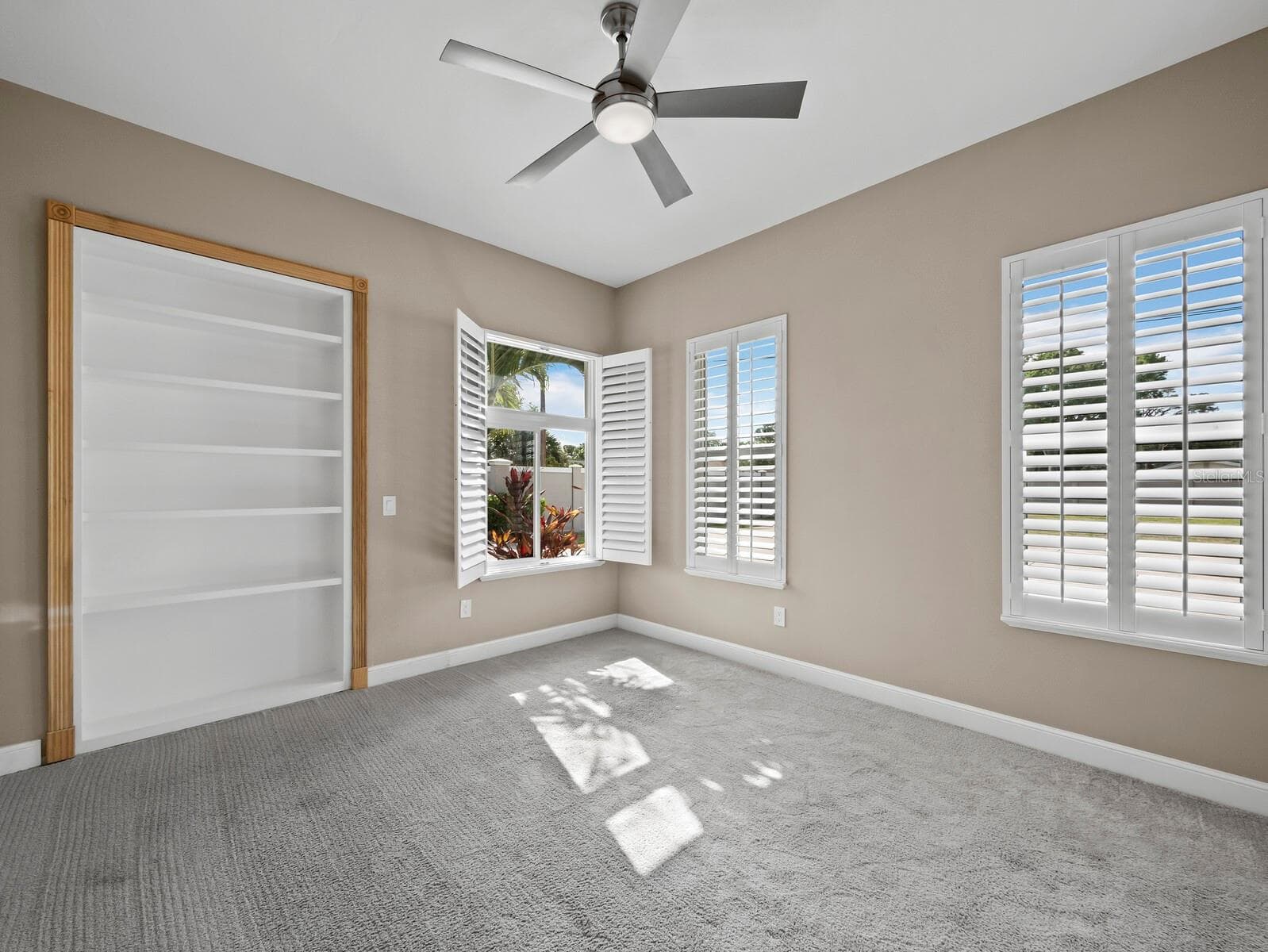 Single Family Residence at 5618 BRITANNIA DR, SARASOTA, photo 37 of 67