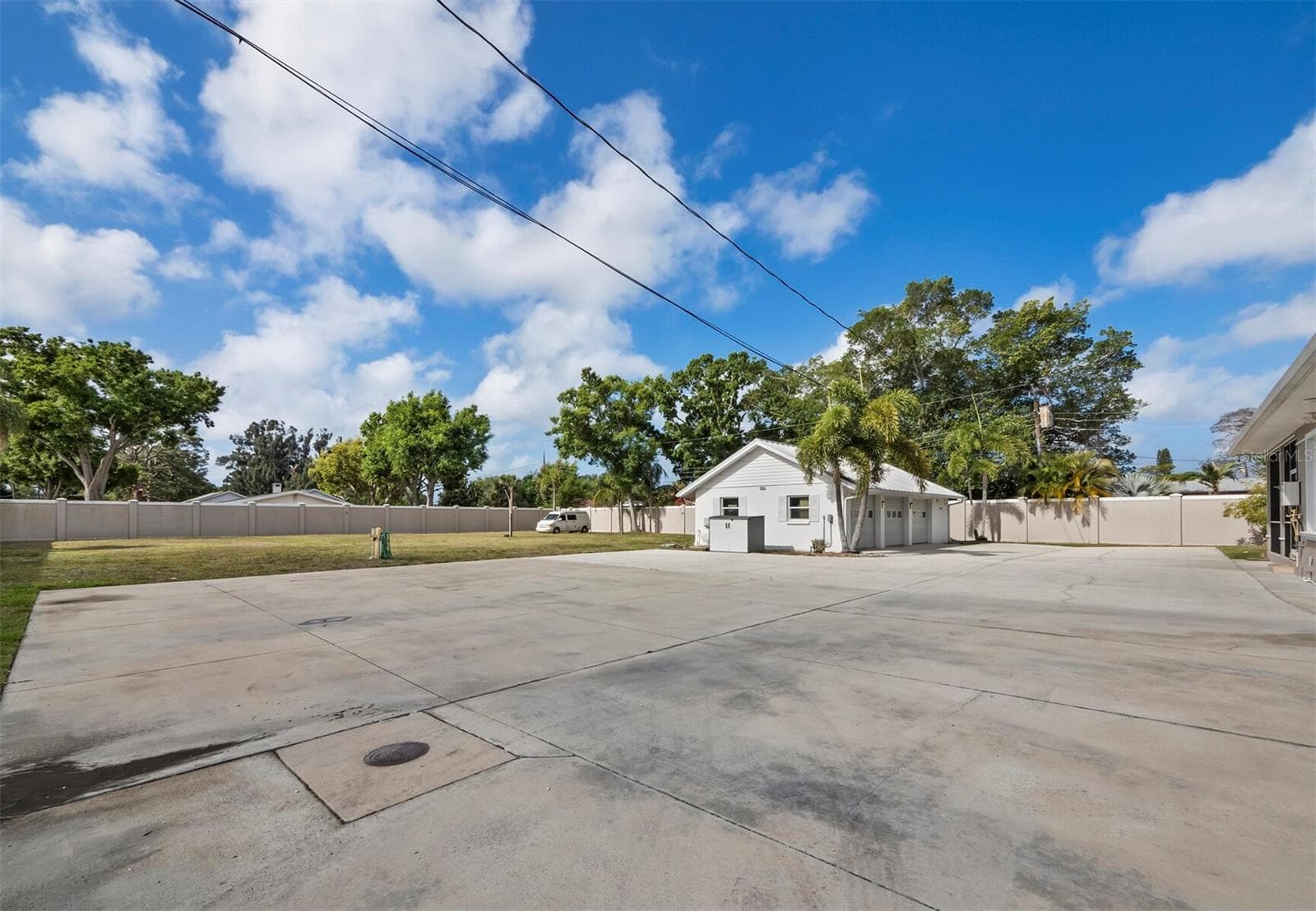 Single Family Residence at 5618 BRITANNIA DR, SARASOTA, photo 53 of 67