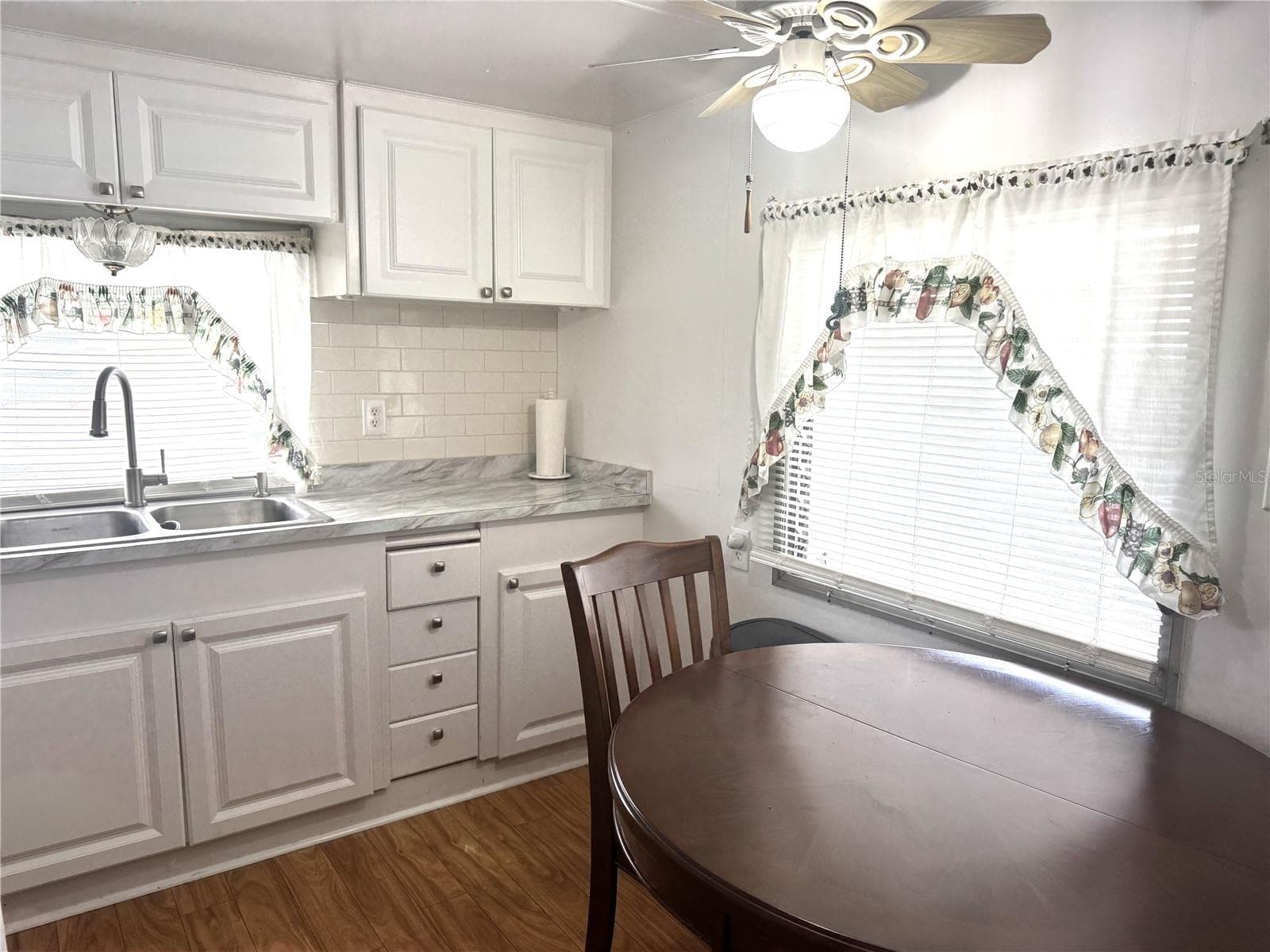 Mobile Home at 254 SOUTHWINDS DR, SARASOTA, photo 8 of 19