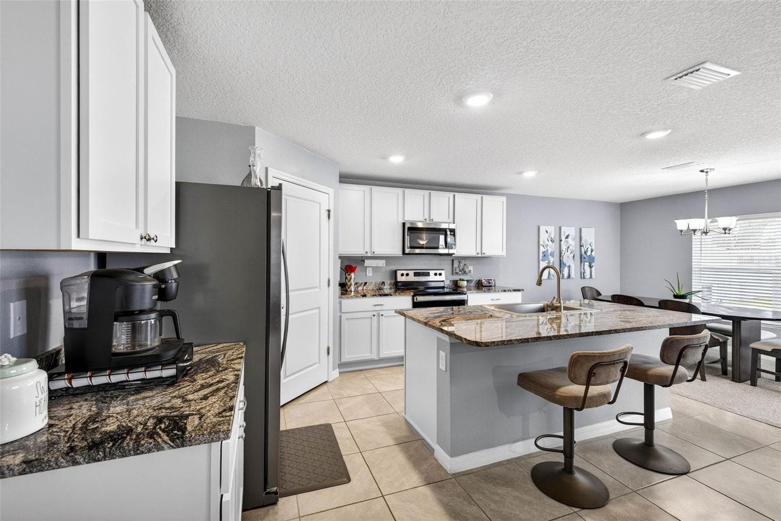 Single Family Residence at 13765 WHISKEY DAISY DR, DADE CITY, photo 9 of 41