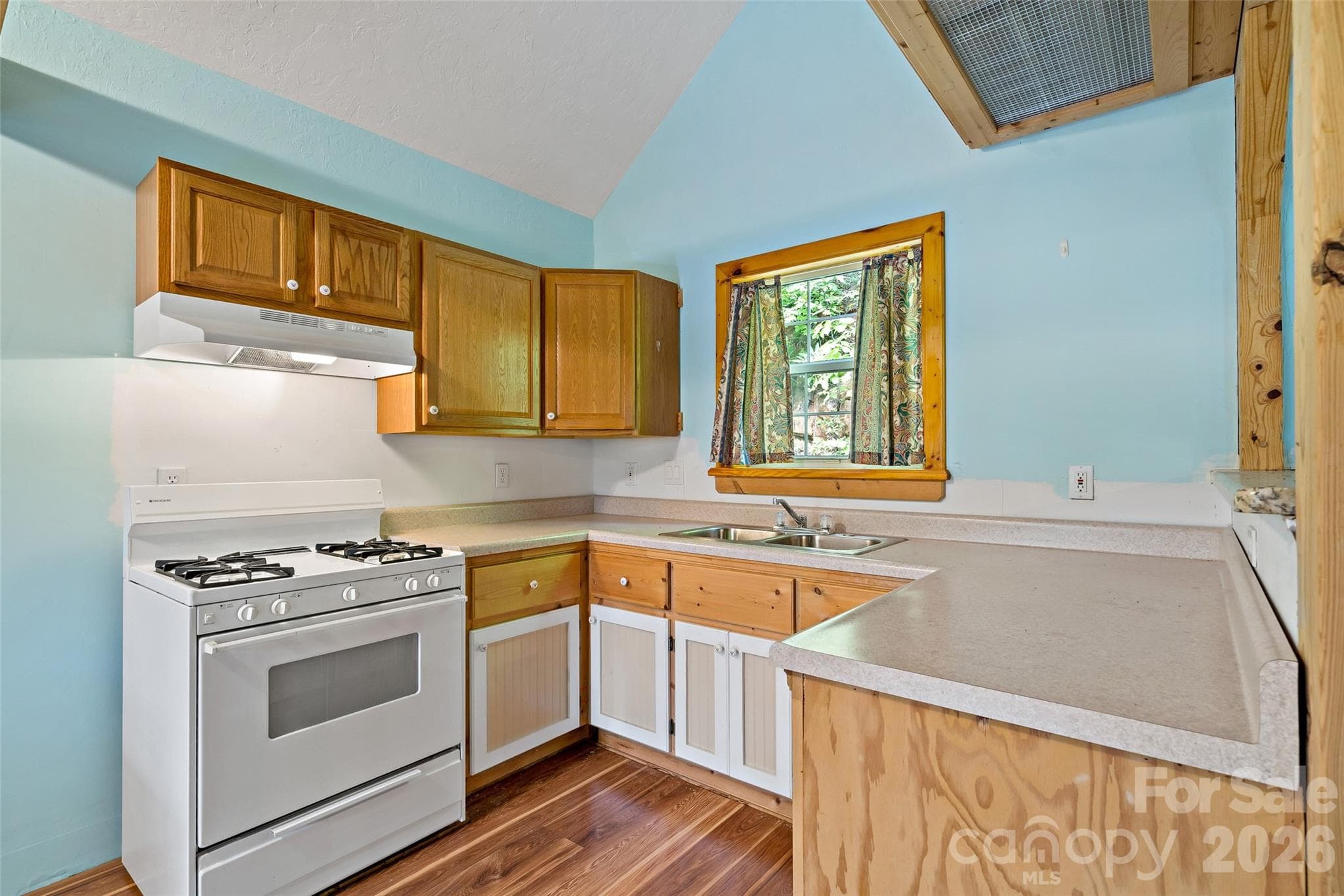 Single Family Residence at 42 Parkway Drive, Marion, photo 16 of 30