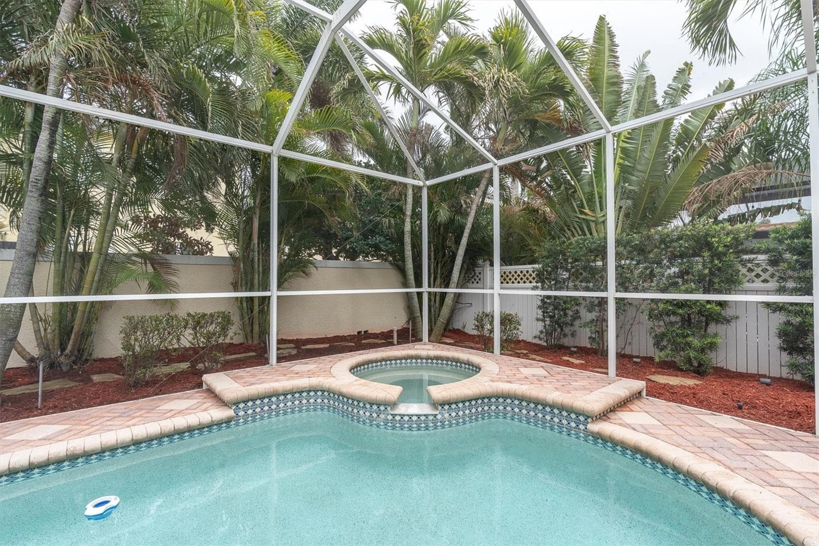 Gas Heated pool and spa - 906 LANDMARK CIR S, TIERRA VERDE