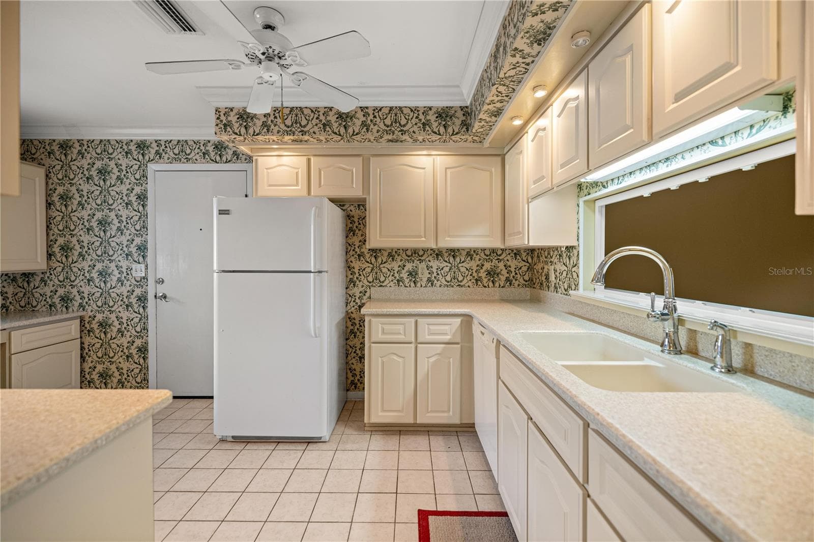 Villa at 2050 SE 37TH COURT CIR, OCALA, photo 4 of 34