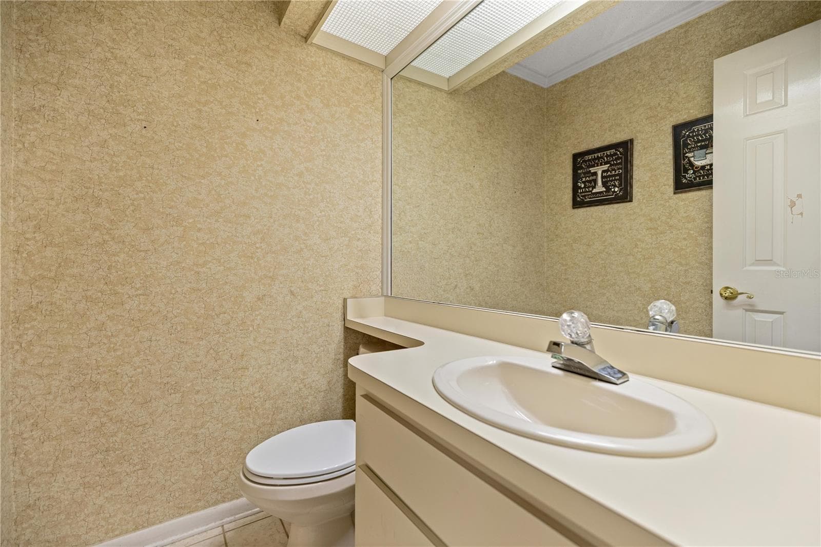 Villa at 2050 SE 37TH COURT CIR, OCALA, photo 7 of 34