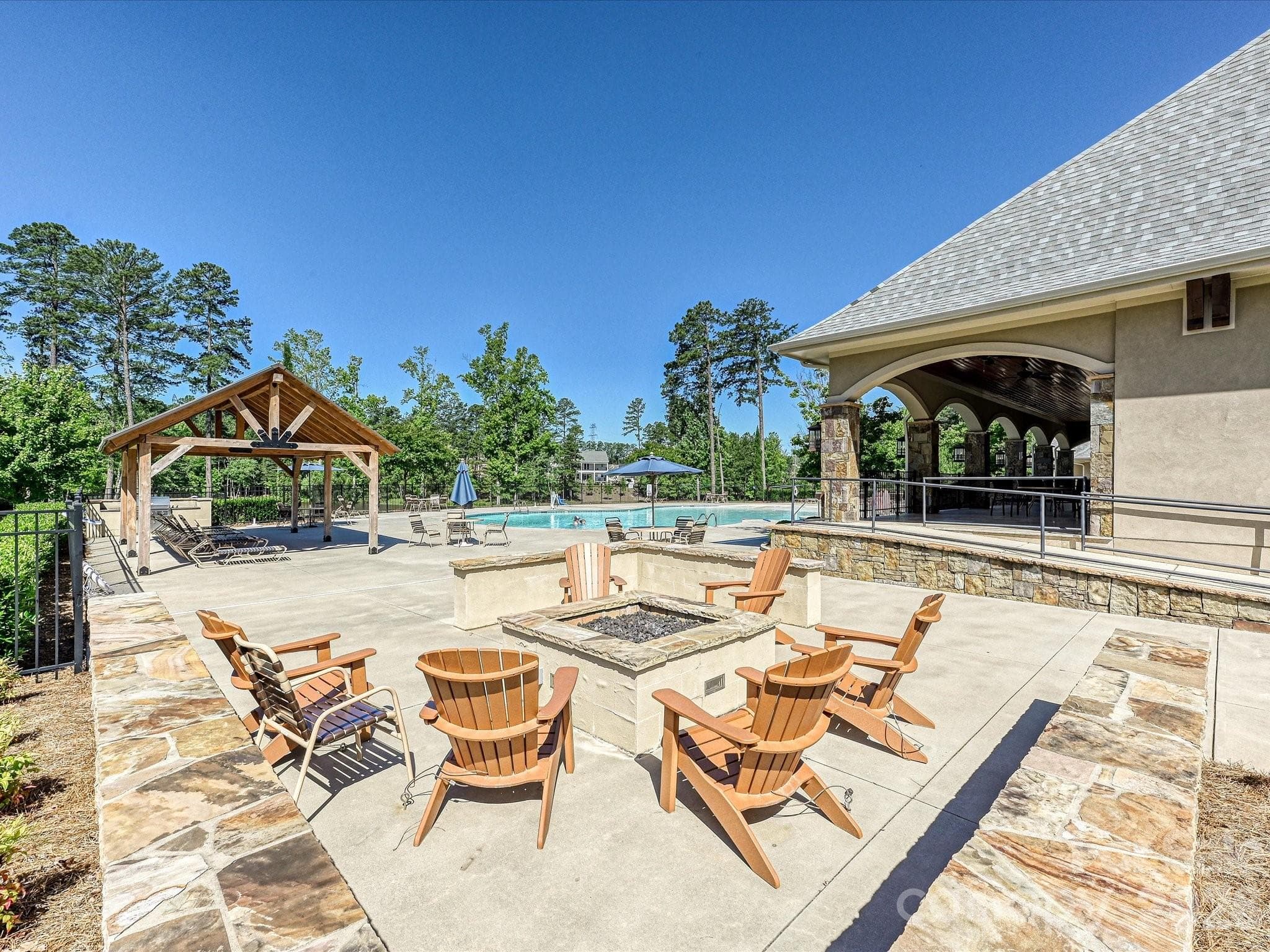 Community Amenities - Matthews