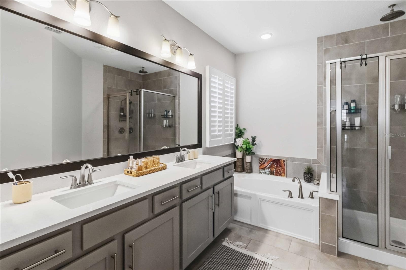 Townhouse at 9545 W PARK VILLAGE DR, TAMPA, photo 13 of 35