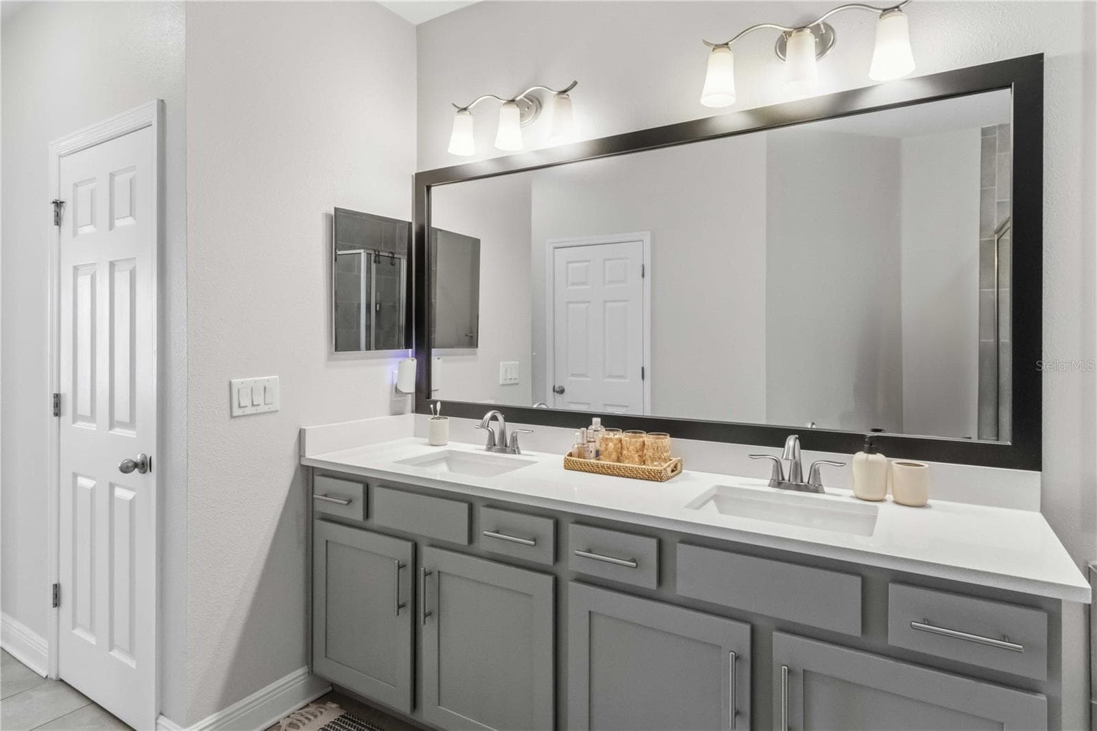 Townhouse at 9545 W PARK VILLAGE DR, TAMPA, photo 14 of 35