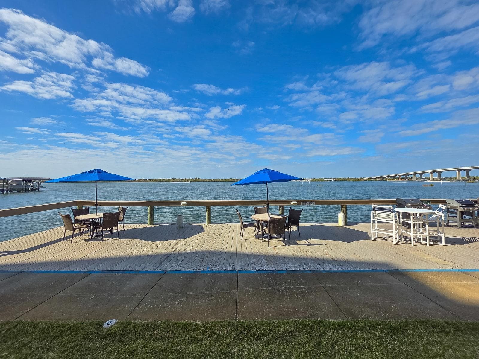 Condo community BBQ and picnic area - 3606 S PENINSULA DR #605, PORT ORANGE
