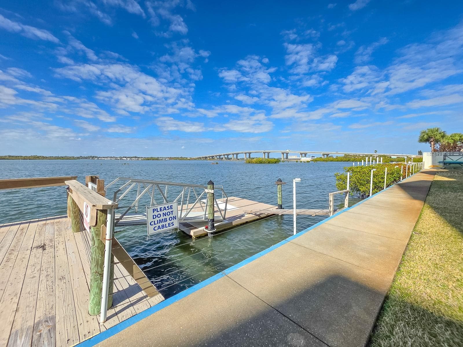 Floating dock for canoe, kayak and SUPs. - 3606 S PENINSULA DR #605, PORT ORANGE