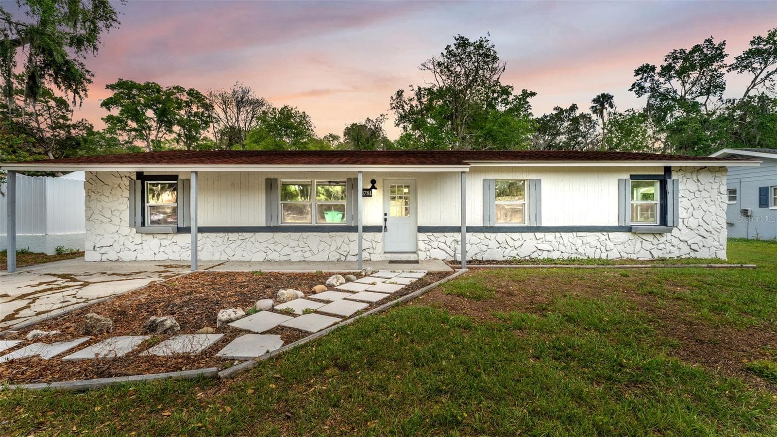 3781 N HIAWATHA TER