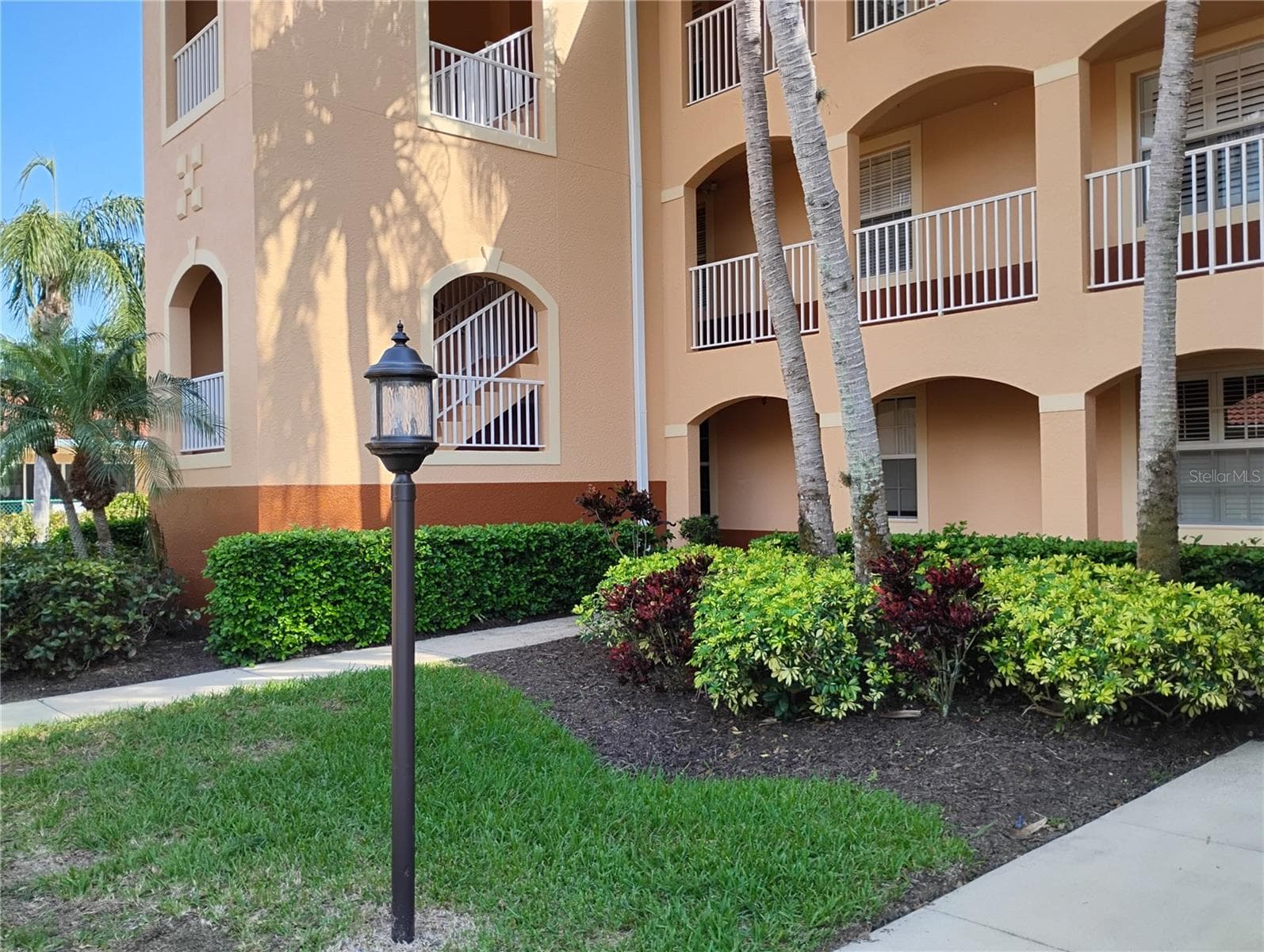 Condominium at 1761 AUBURN LAKES DR #11, VENICE, photo 4 of 76