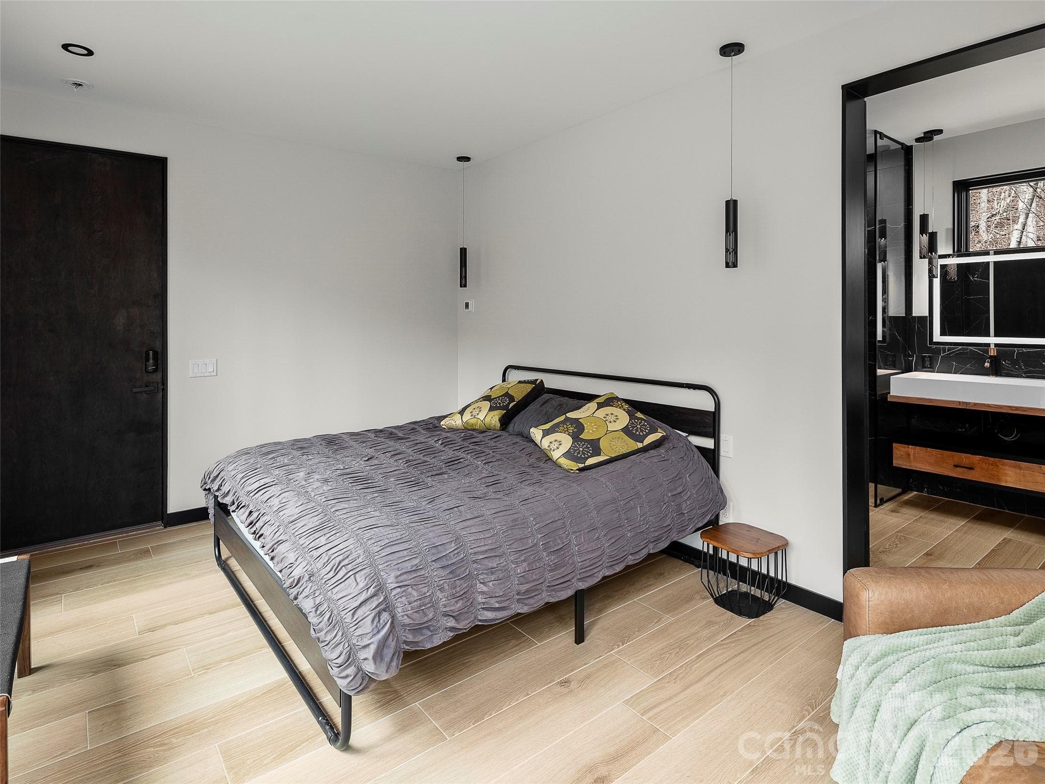 Primary Suite - 80 Hemlock Circle, Black Mountain