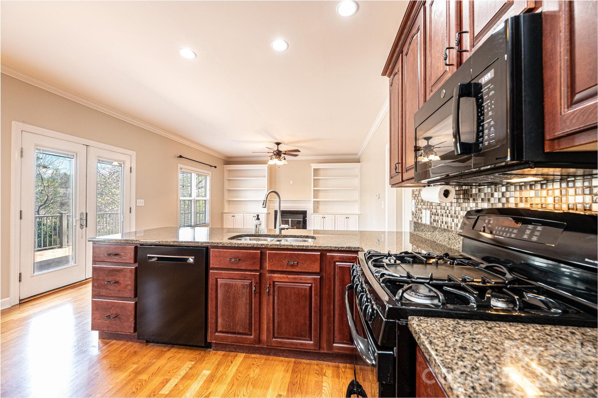 Single Family Residence at 4726 Crystal Falls Avenue, Hickory, photo 16 of 45