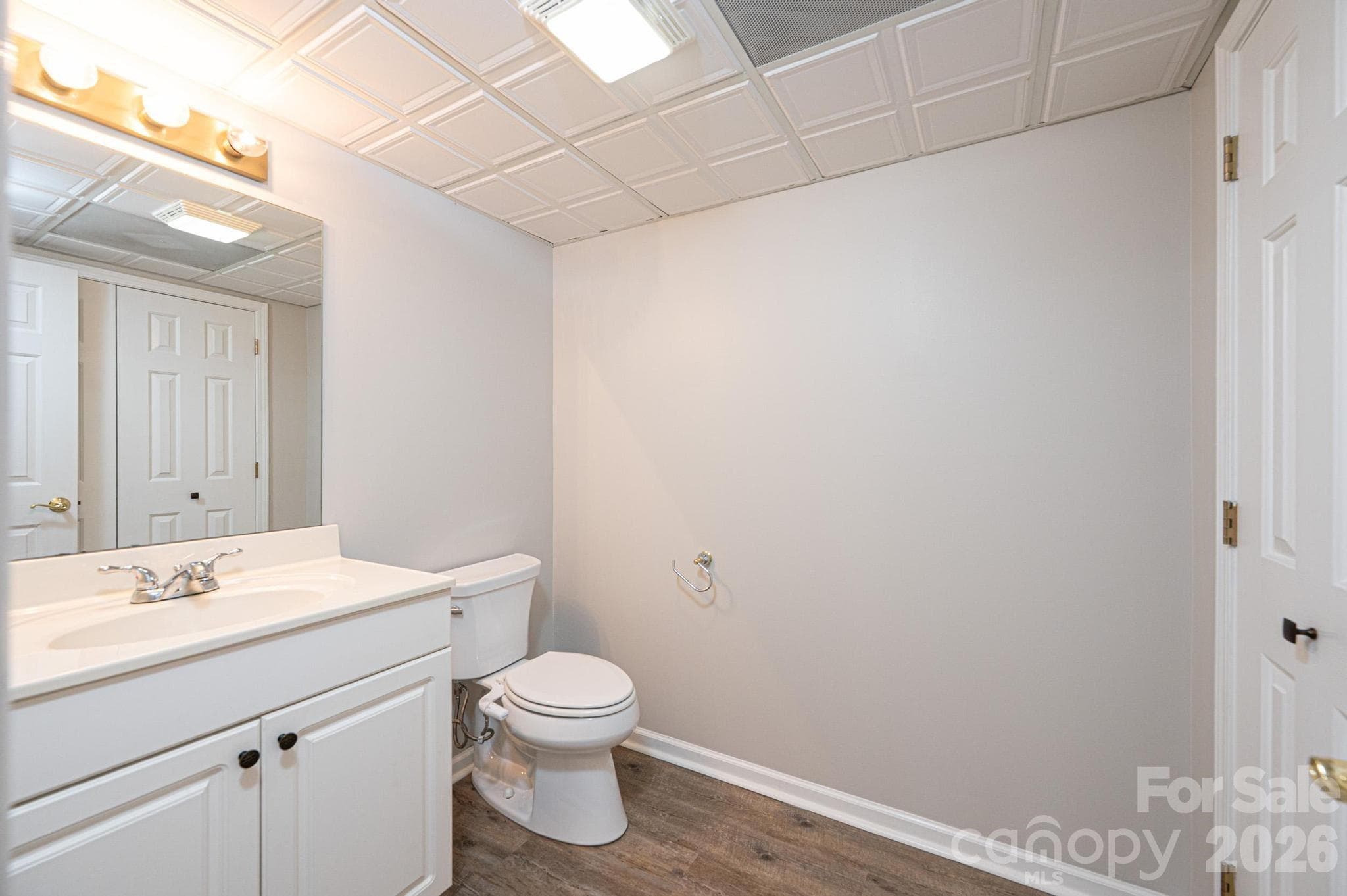 Single Family Residence at 4726 Crystal Falls Avenue, Hickory, photo 35 of 45