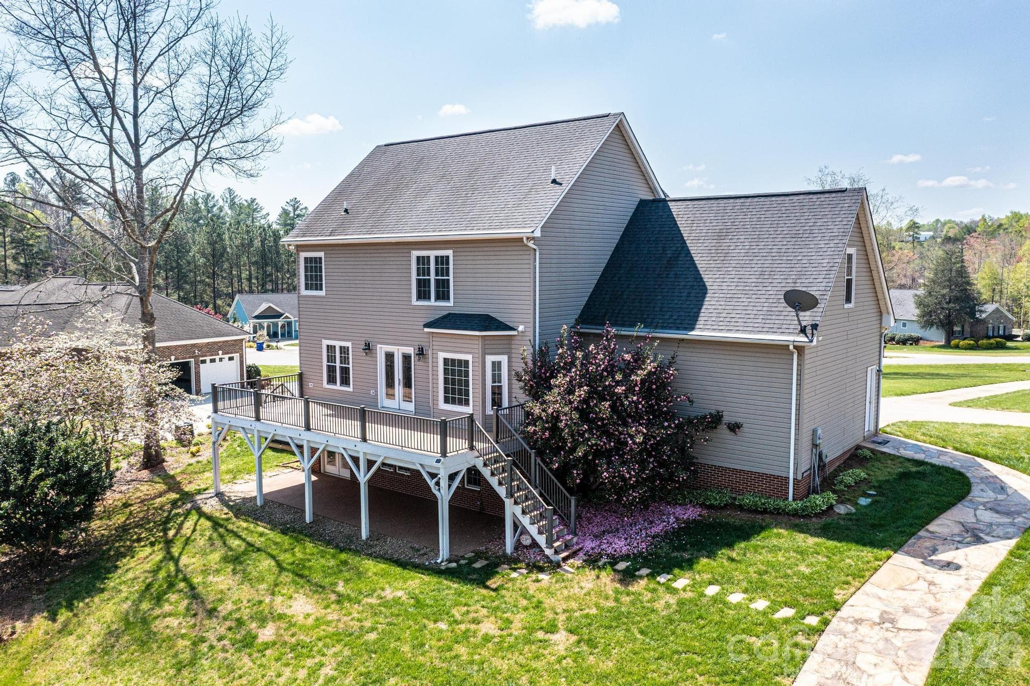 Single Family Residence at 4726 Crystal Falls Avenue, Hickory, photo 38 of 45