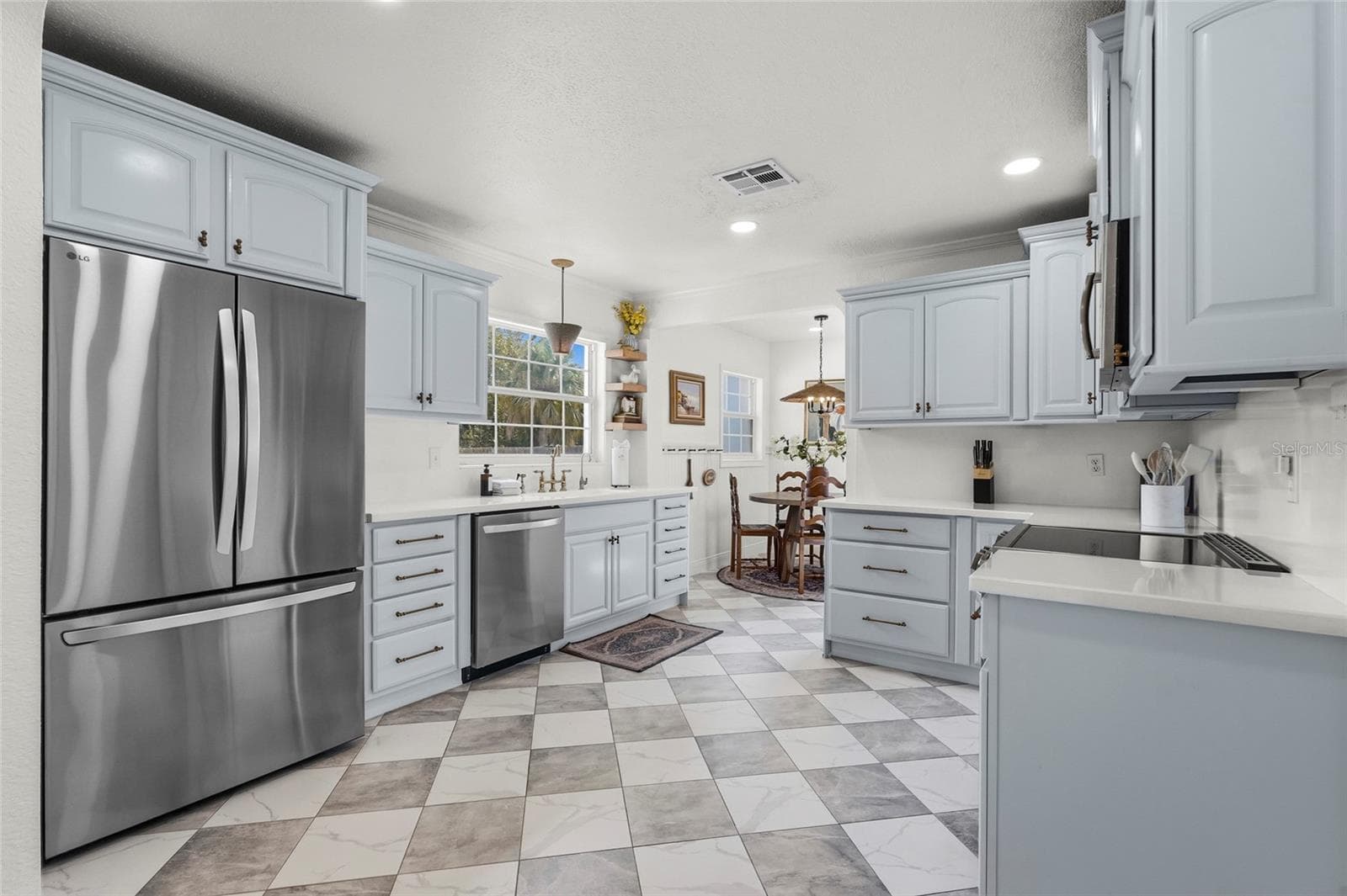 Single Family Residence at 7746 WESTMORELAND DR, SARASOTA, photo 7 of 41