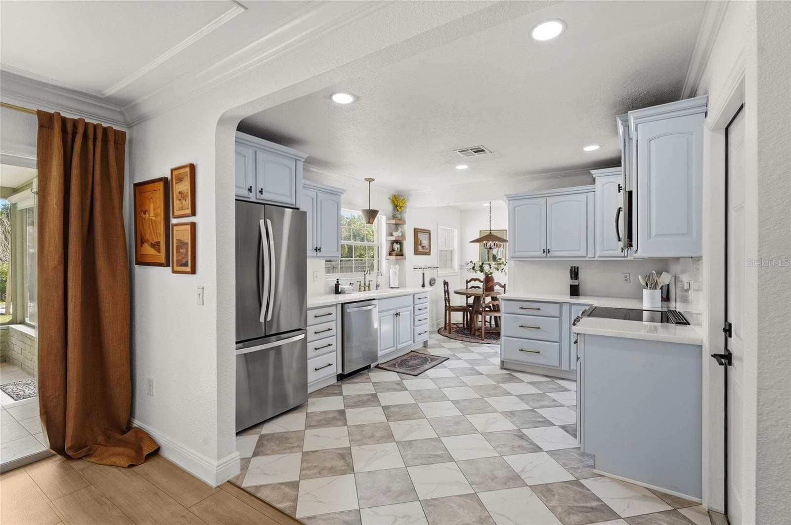 Single Family Residence at 7746 WESTMORELAND DR, SARASOTA, photo 10 of 41
