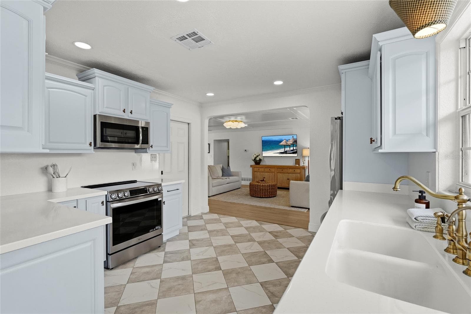 Single Family Residence at 7746 WESTMORELAND DR, SARASOTA, photo 13 of 41