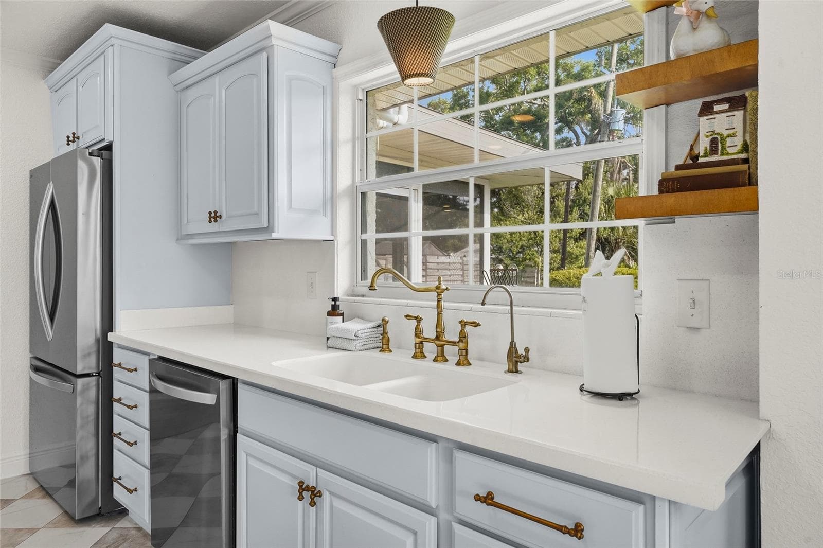 Single Family Residence at 7746 WESTMORELAND DR, SARASOTA, photo 15 of 41