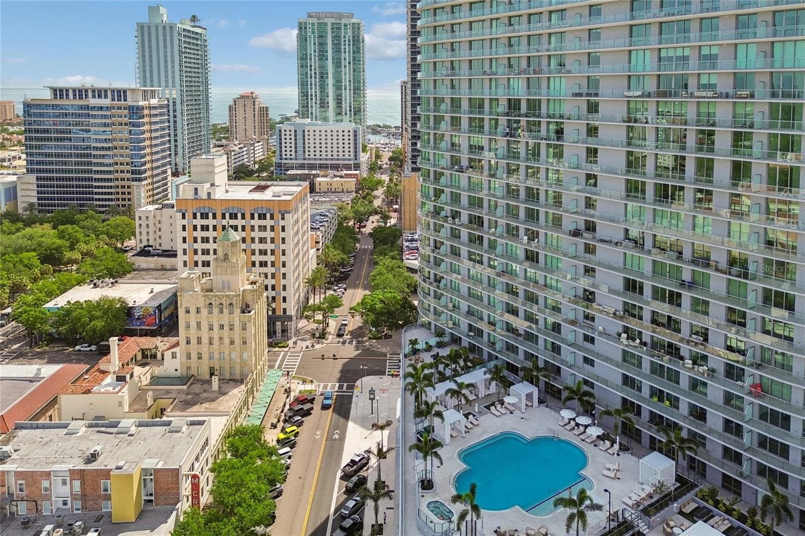 400 Central places resort-style living in the center of downtown St. Petersburg - 400 CENTRAL AVE #2505, ST PETERSBURG