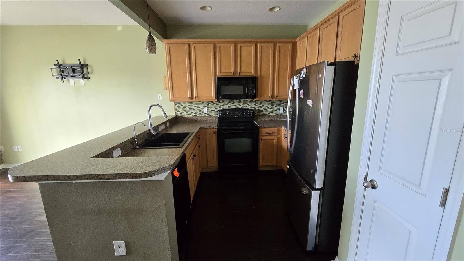 Townhouse at 1507 TALISKER DR, CLEARWATER, photo 27 of 45