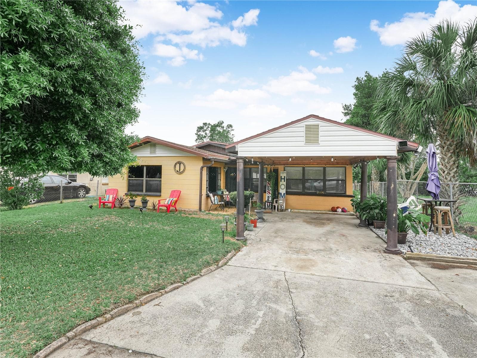 drive way & carport - 129 W NORTHSIDE DR, LAKE WALES
