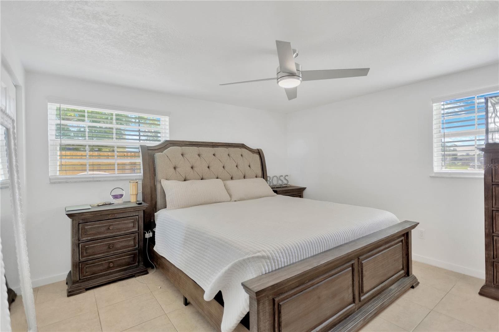 Luxury Master Bedroom suite - 13724 COX AVE, HUDSON