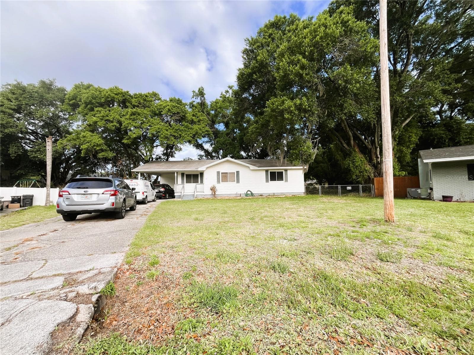 Single Family Residence at 121 MARIS CT, LAKELAND, photo 2 of 33
