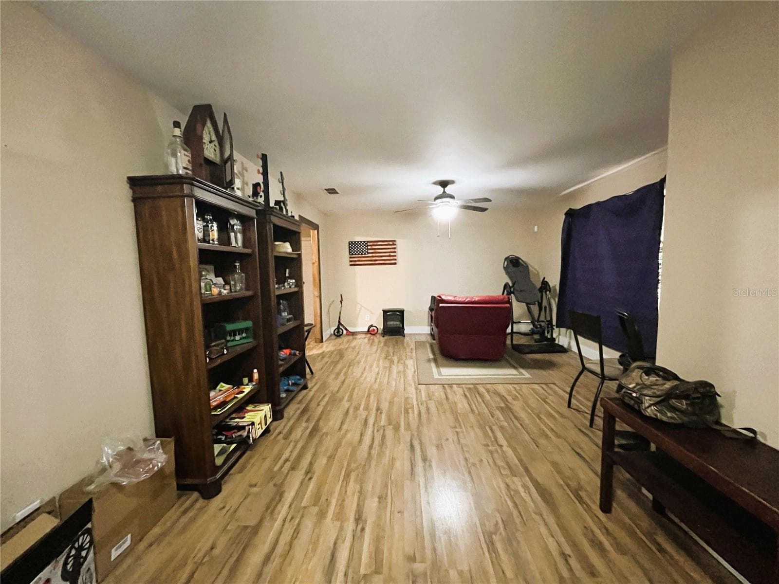 Living room - 121 MARIS CT, LAKELAND