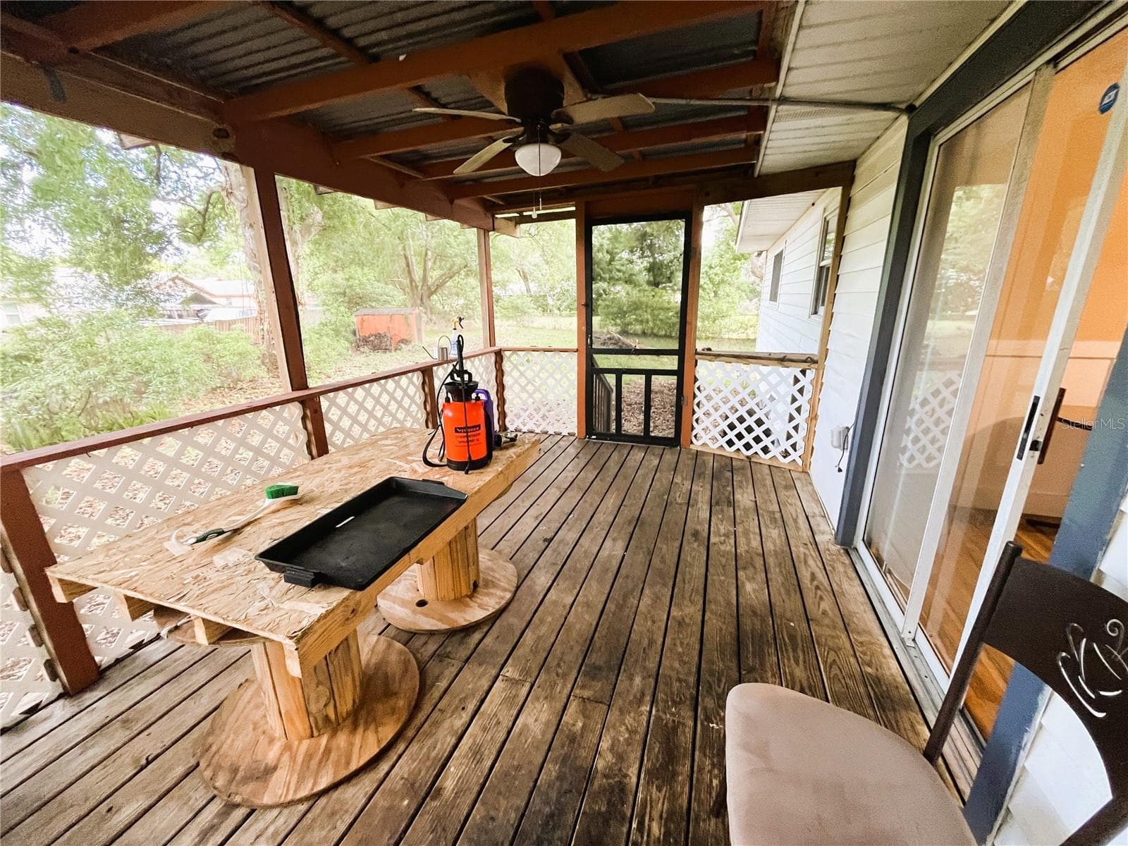 Screened in back porch - 121 MARIS CT, LAKELAND