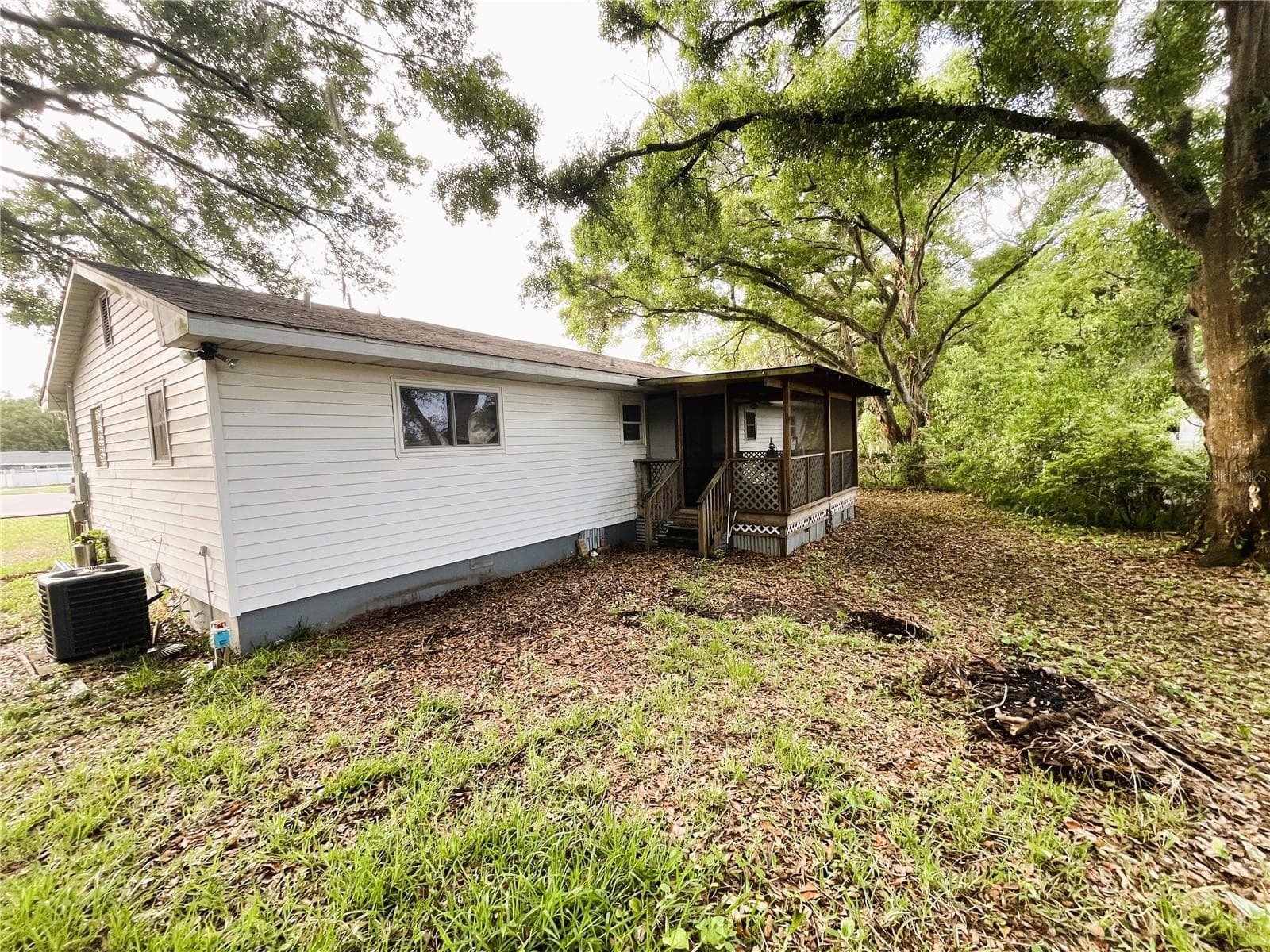 Backyard - 121 MARIS CT, LAKELAND