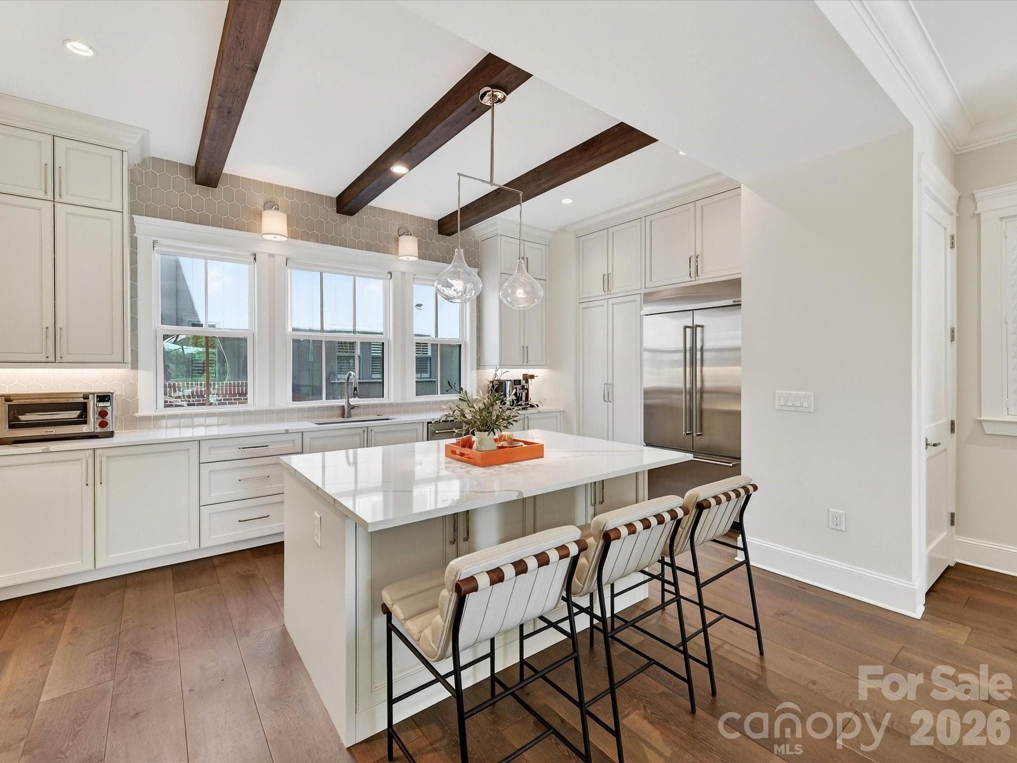 Main level Kitchen with wood beams - Charlotte