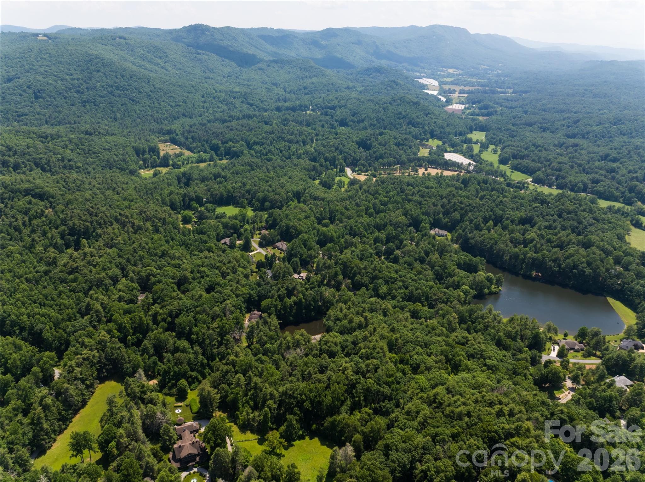 Single Family Residence at Hendersonville, photo 2 of 16