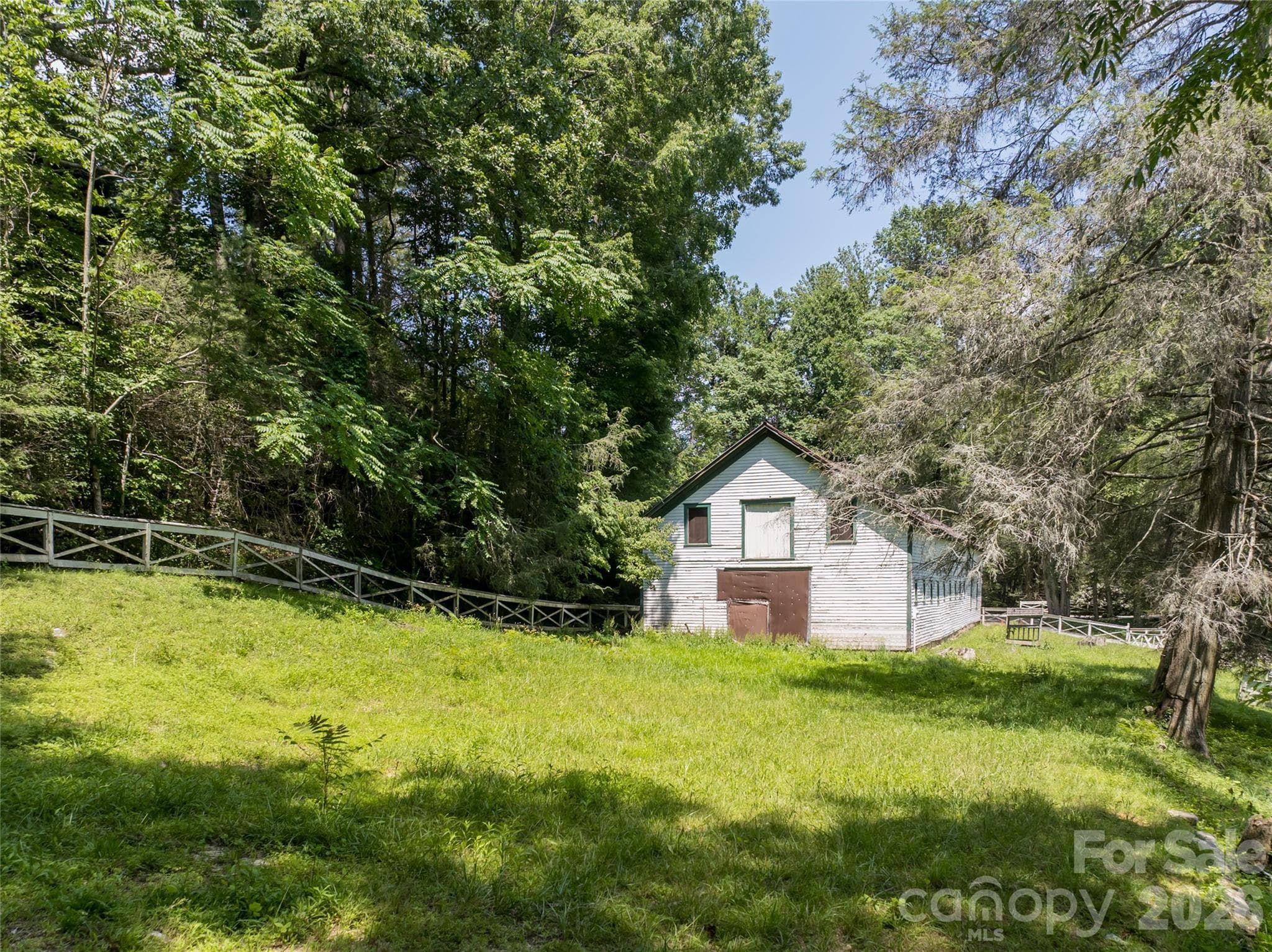 Single Family Residence at Hendersonville, photo 13 of 16