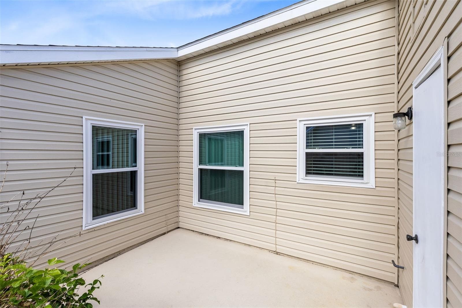 Single Family Residence at 4960 HERON RUN CIR, LEESBURG, photo 23 of 46
