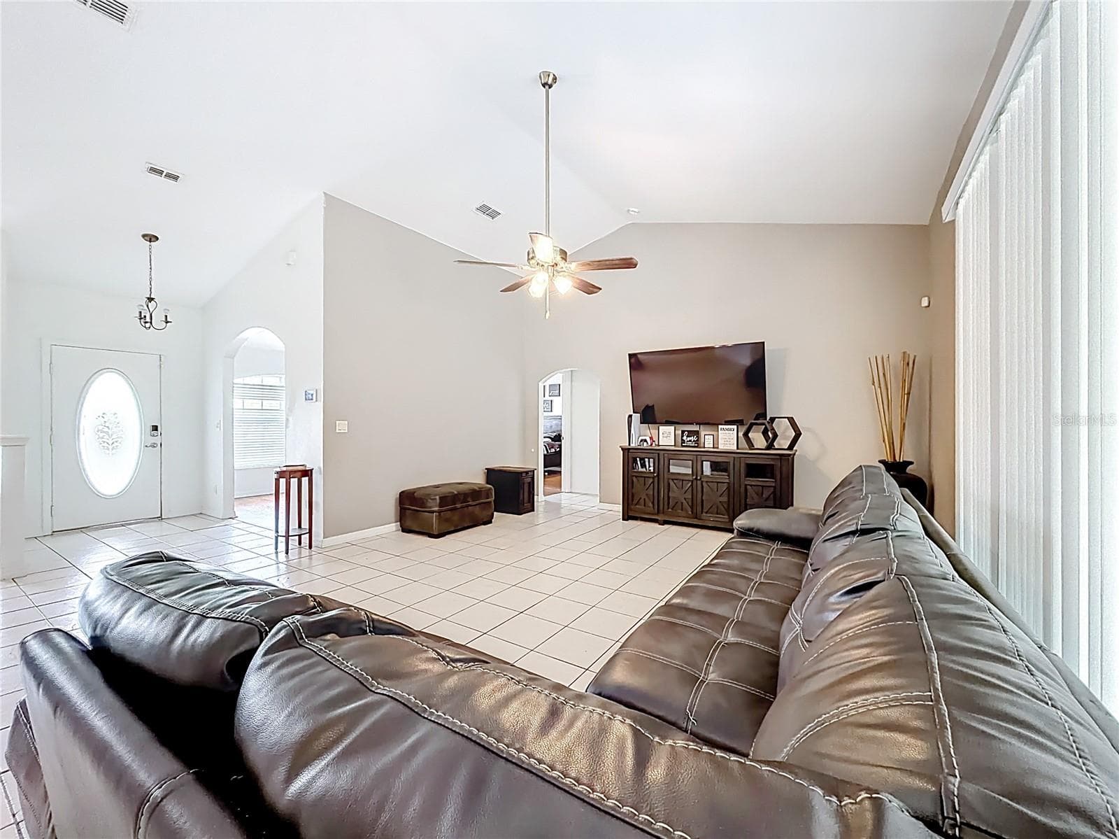 Living Room - 4319 NW 4TH CIR, OCALA