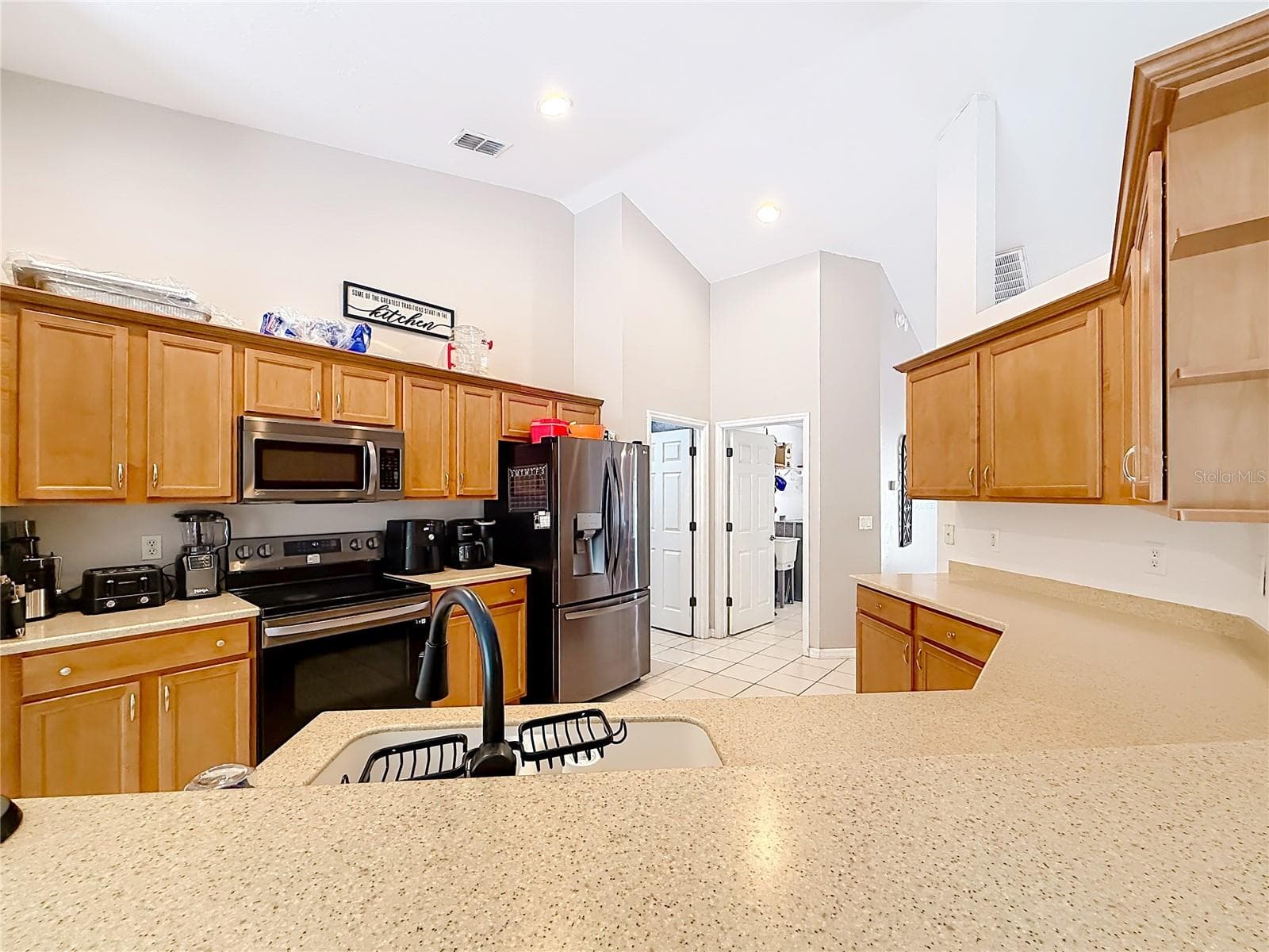 Kitchen - 4319 NW 4TH CIR, OCALA