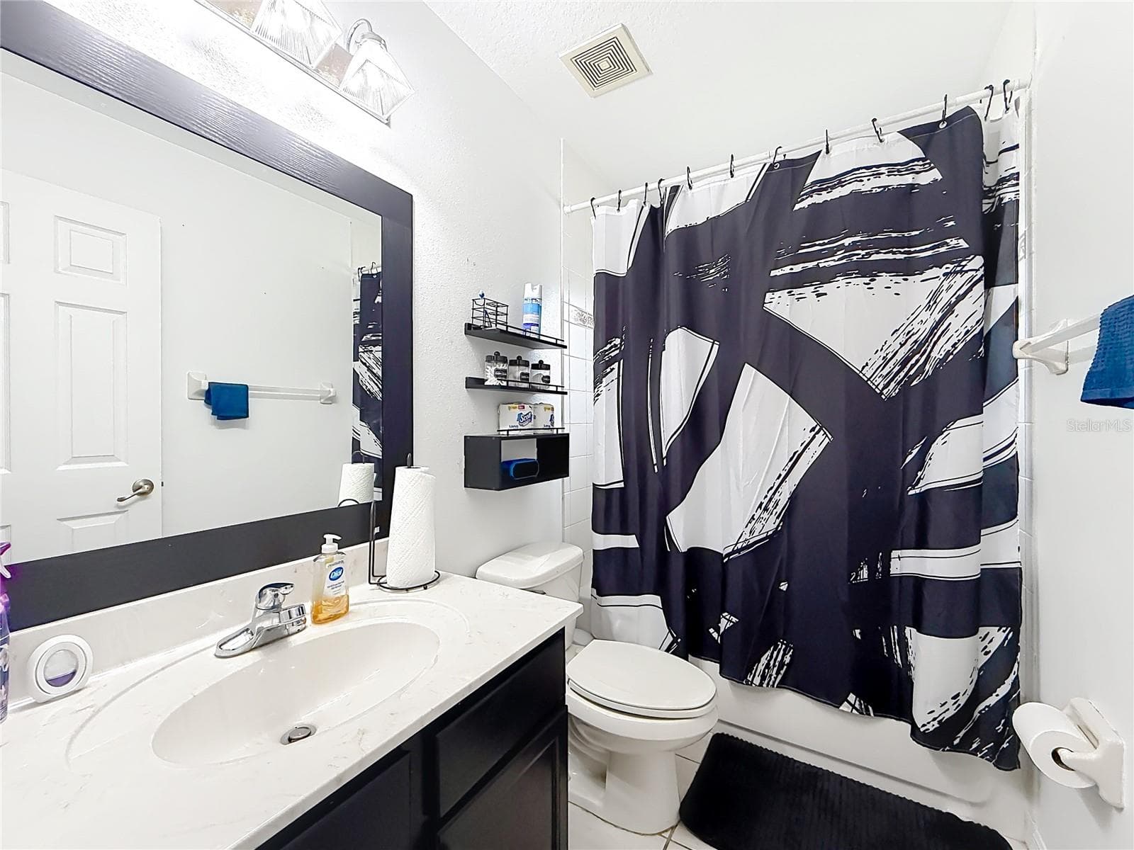 Bathroom - 4319 NW 4TH CIR, OCALA