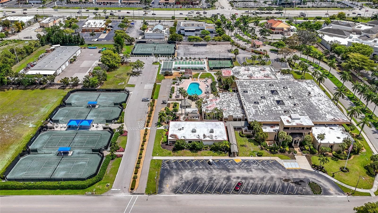 Condominium at 6220 AUGUSTA DR #309, FORT MYERS, photo 23 of 48