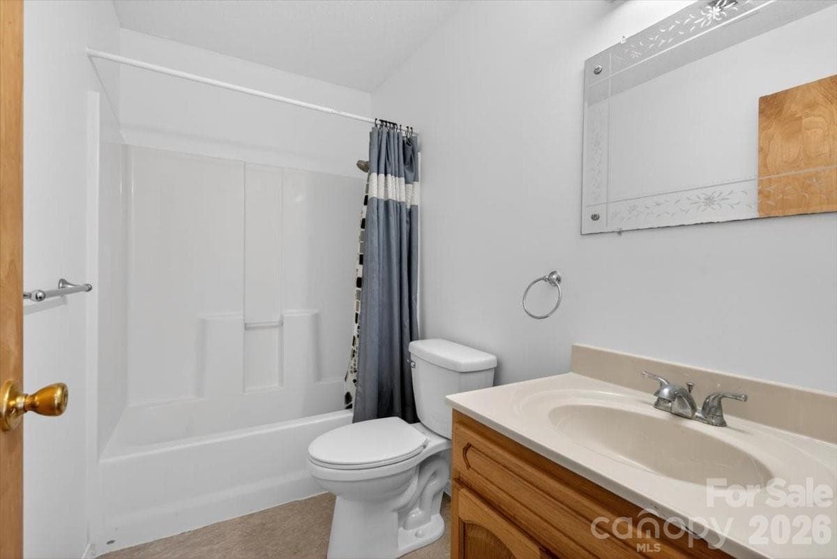 Single Family Residence at 2976 / 2980 Propst Road, Clover, photo 15 of 40