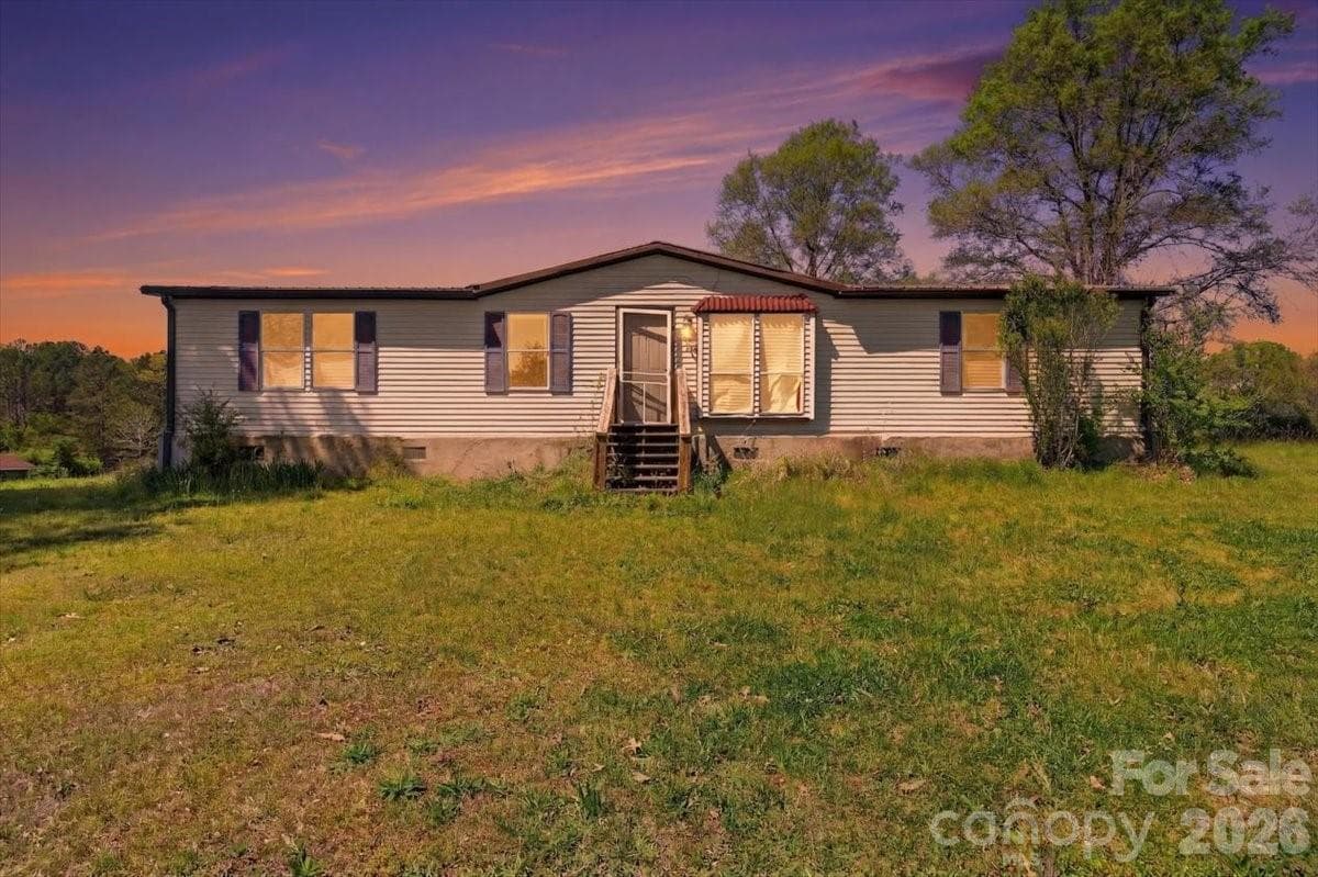 Single Family Residence at 2976 / 2980 Propst Road, Clover, photo 6 of 40