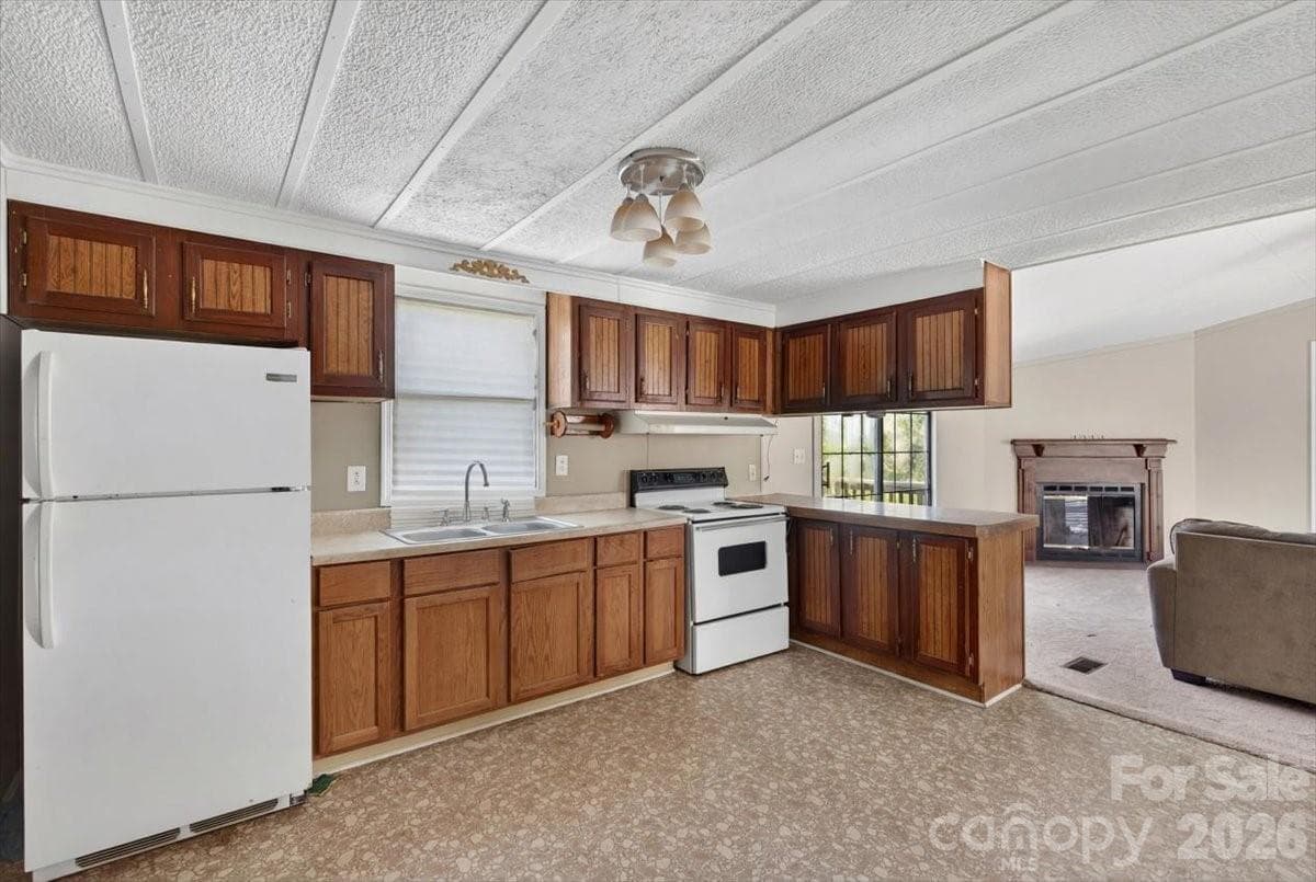 Single Family Residence at 2976 / 2980 Propst Road, Clover, photo 27 of 40