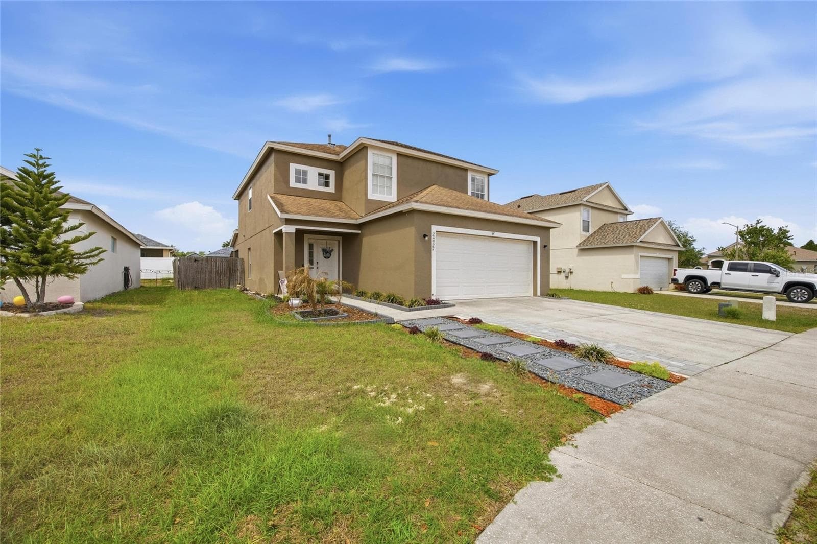 Single Family Residence at 24927 PORTOFINO DR, LUTZ, photo 2 of 42
