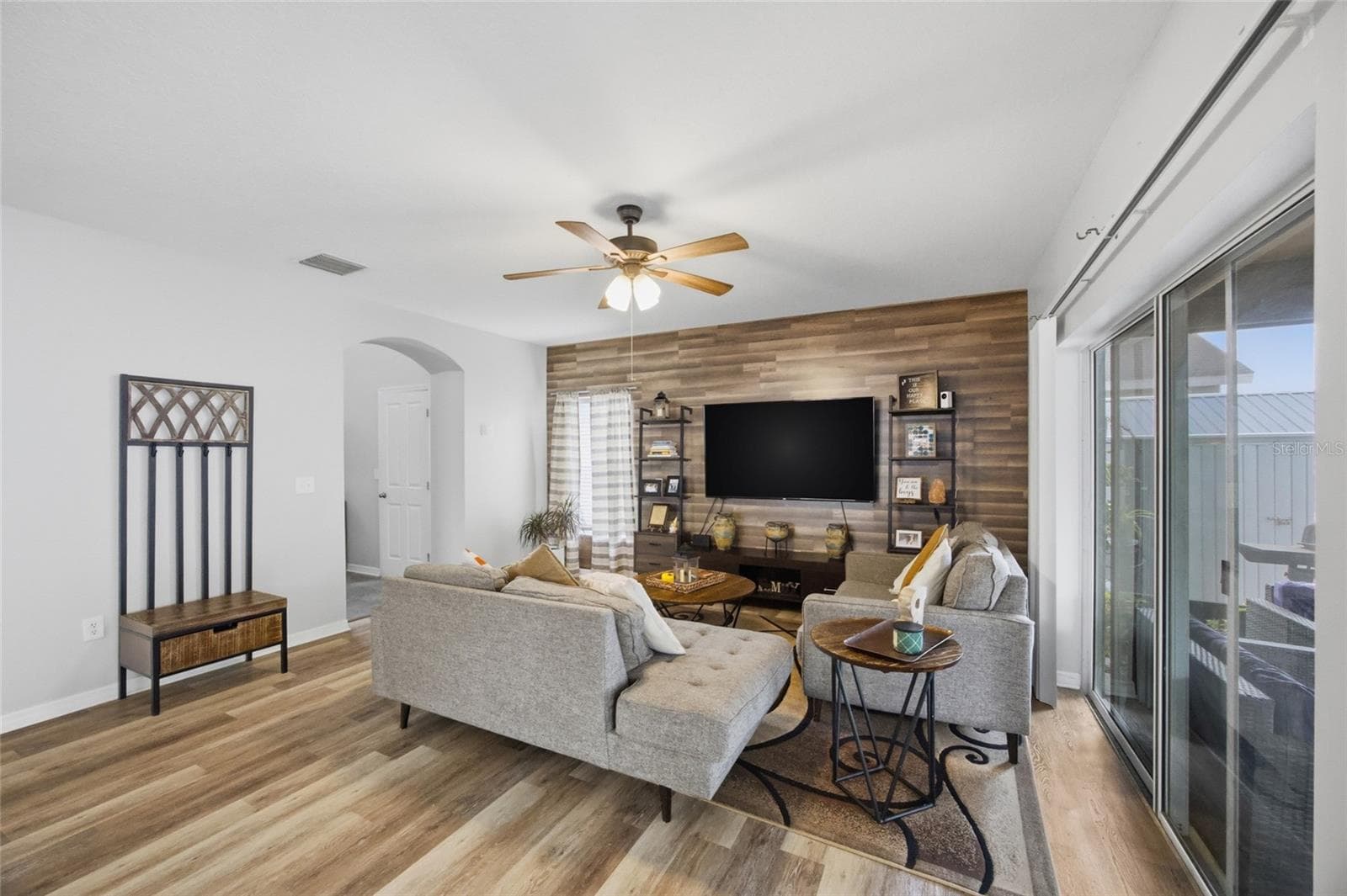 Single Family Residence at 24927 PORTOFINO DR, LUTZ, photo 9 of 42