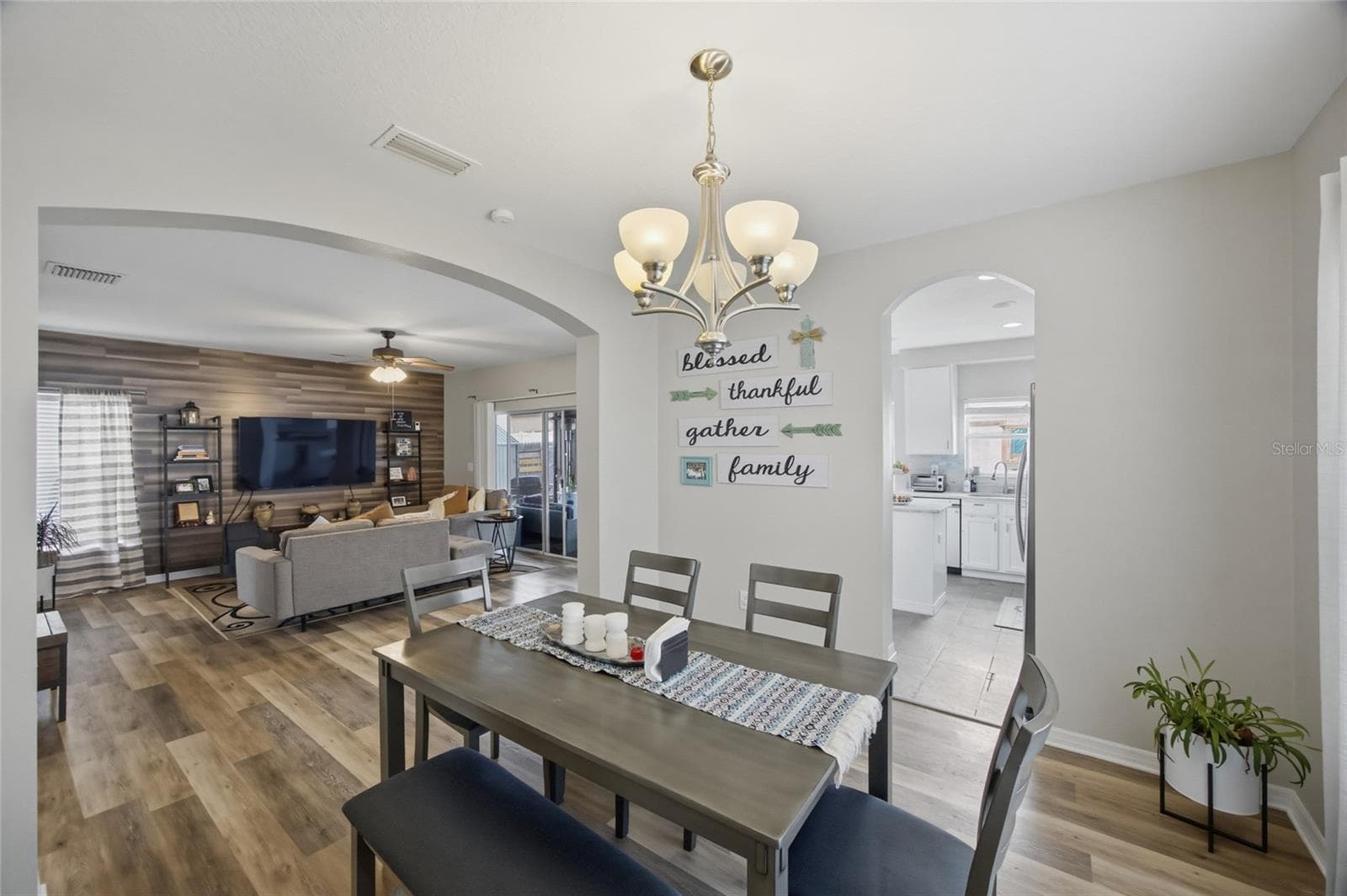 Single Family Residence at 24927 PORTOFINO DR, LUTZ, photo 11 of 42