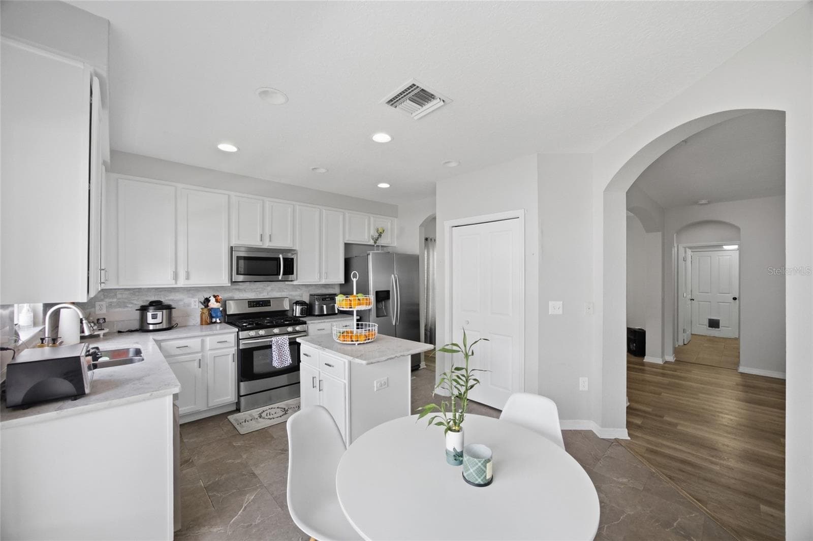 Single Family Residence at 24927 PORTOFINO DR, LUTZ, photo 12 of 42