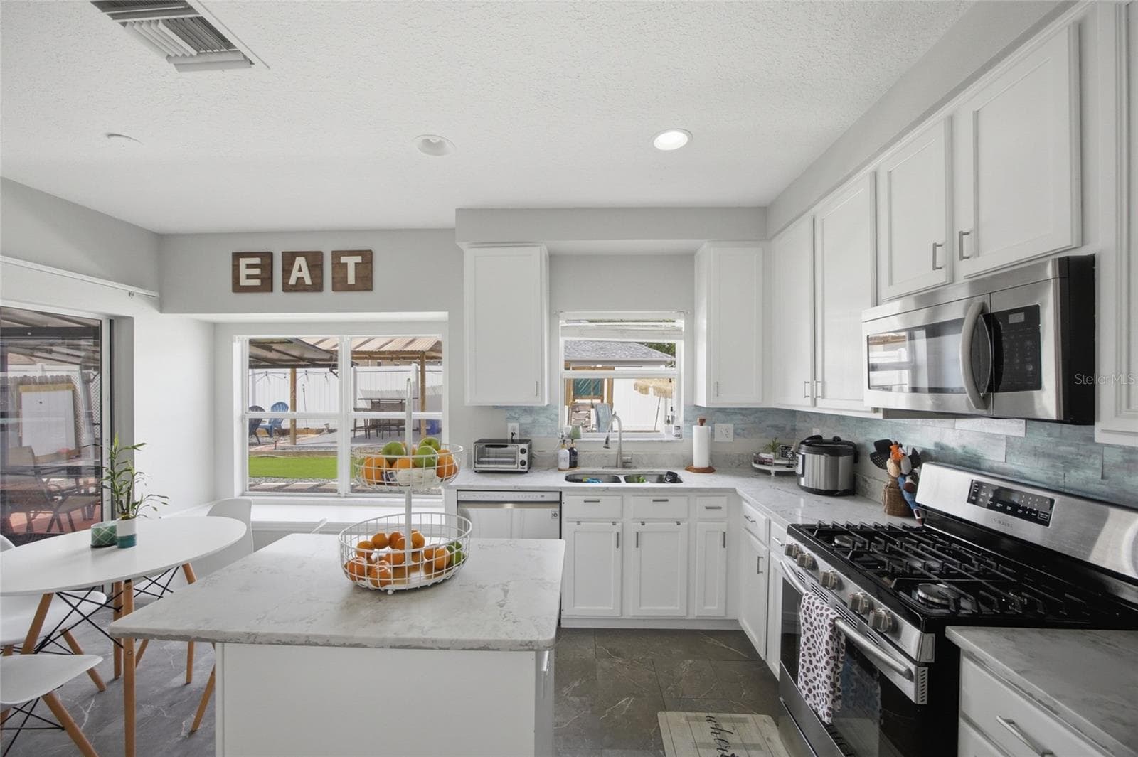 Single Family Residence at 24927 PORTOFINO DR, LUTZ, photo 14 of 42